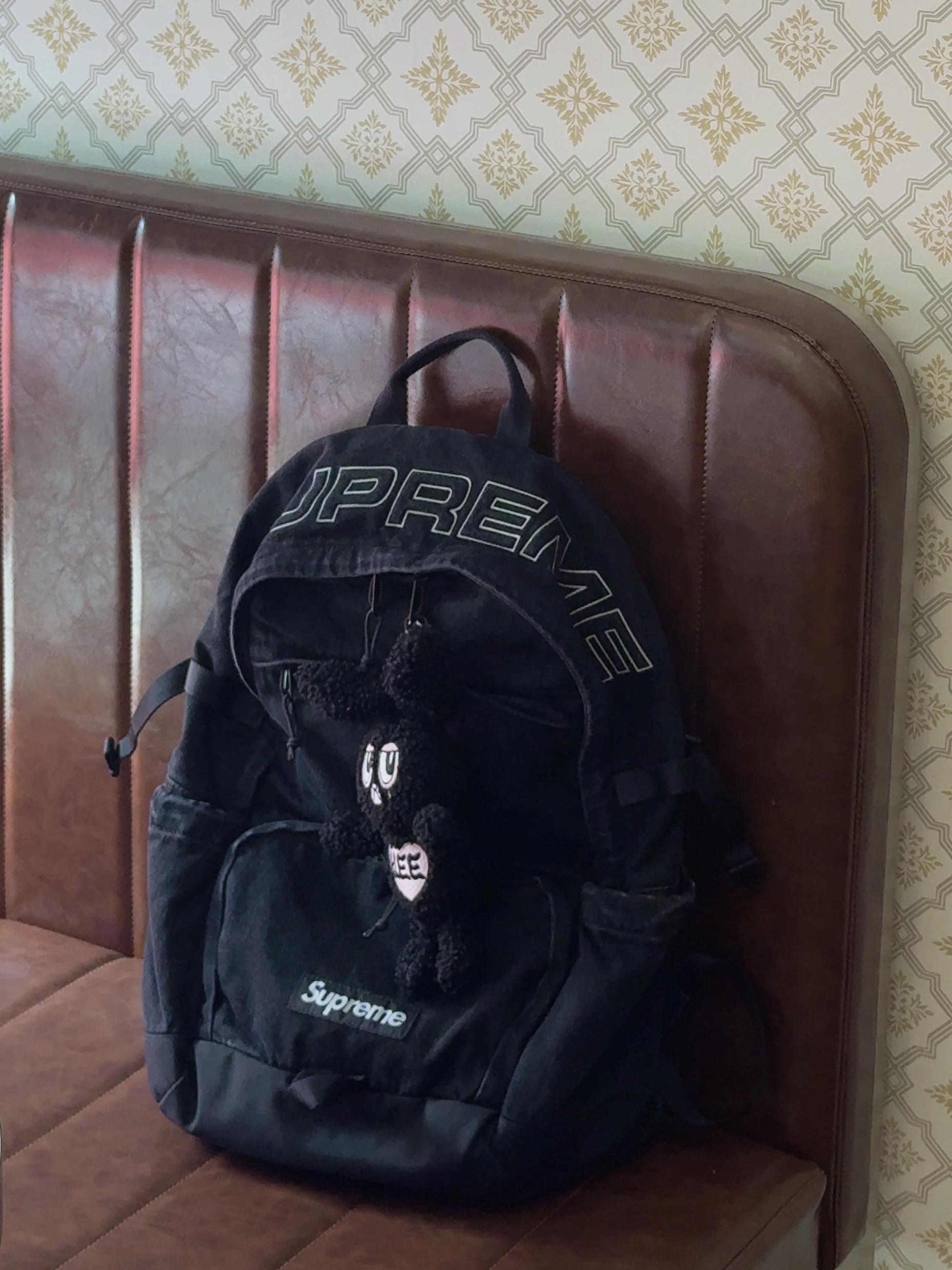 Supreme Denim Backpack Black - 25FW, Youhee Delli Keyring Black 착용 스타일 - 6
