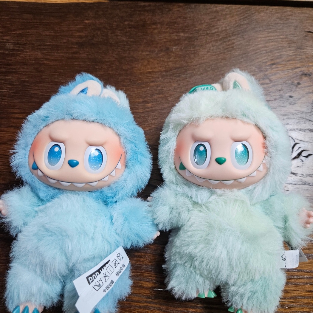 Pop Mart Labubu The Monsters Highlight Series Sealed Case (Bundle of 2/1 Blind Box) 착용 스타일 - 2