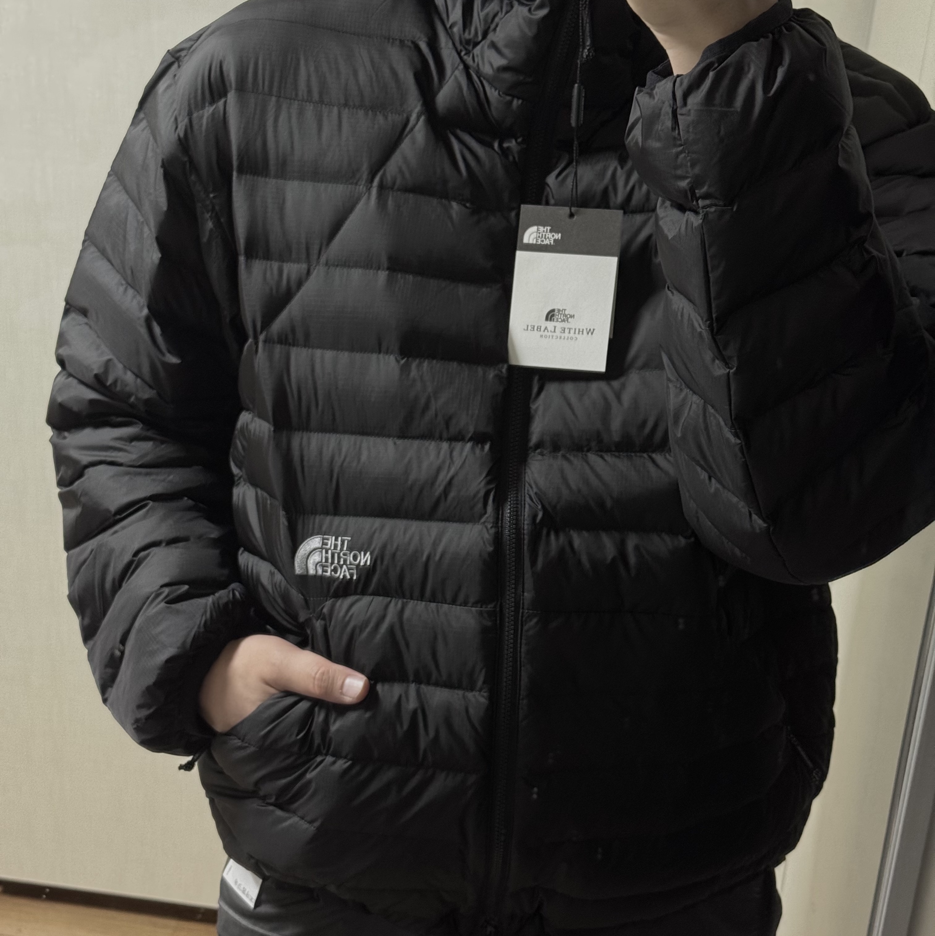 The North Face Ventus On Jacket Black 착용 스타일 - 4