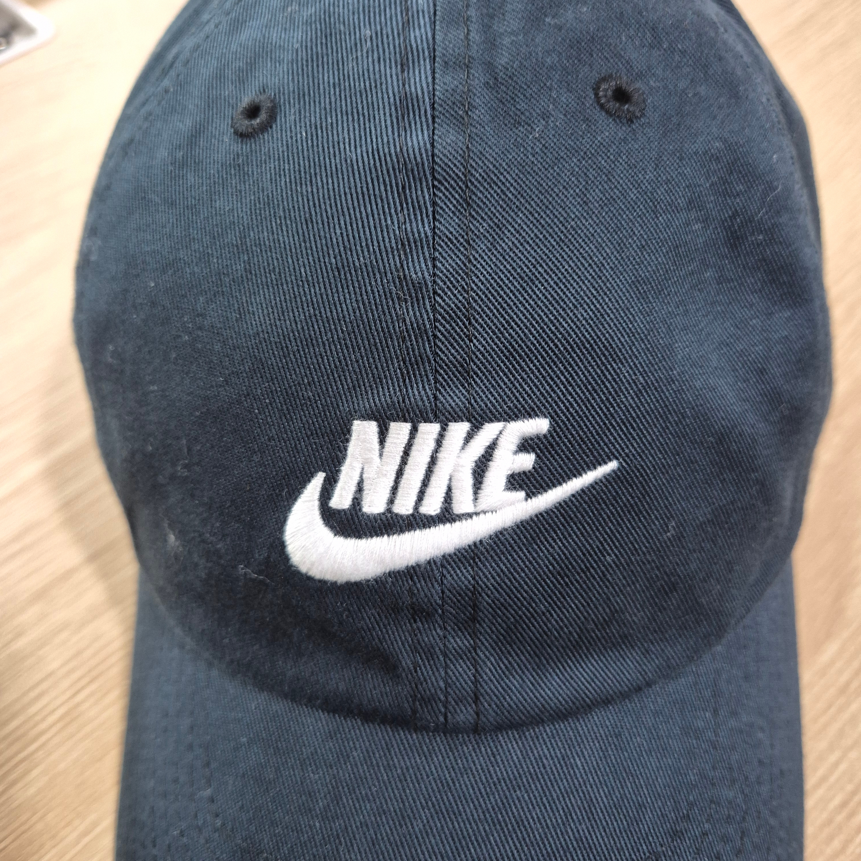 Nike Club Unstructured Futura Washed Cap Black 착용 스타일