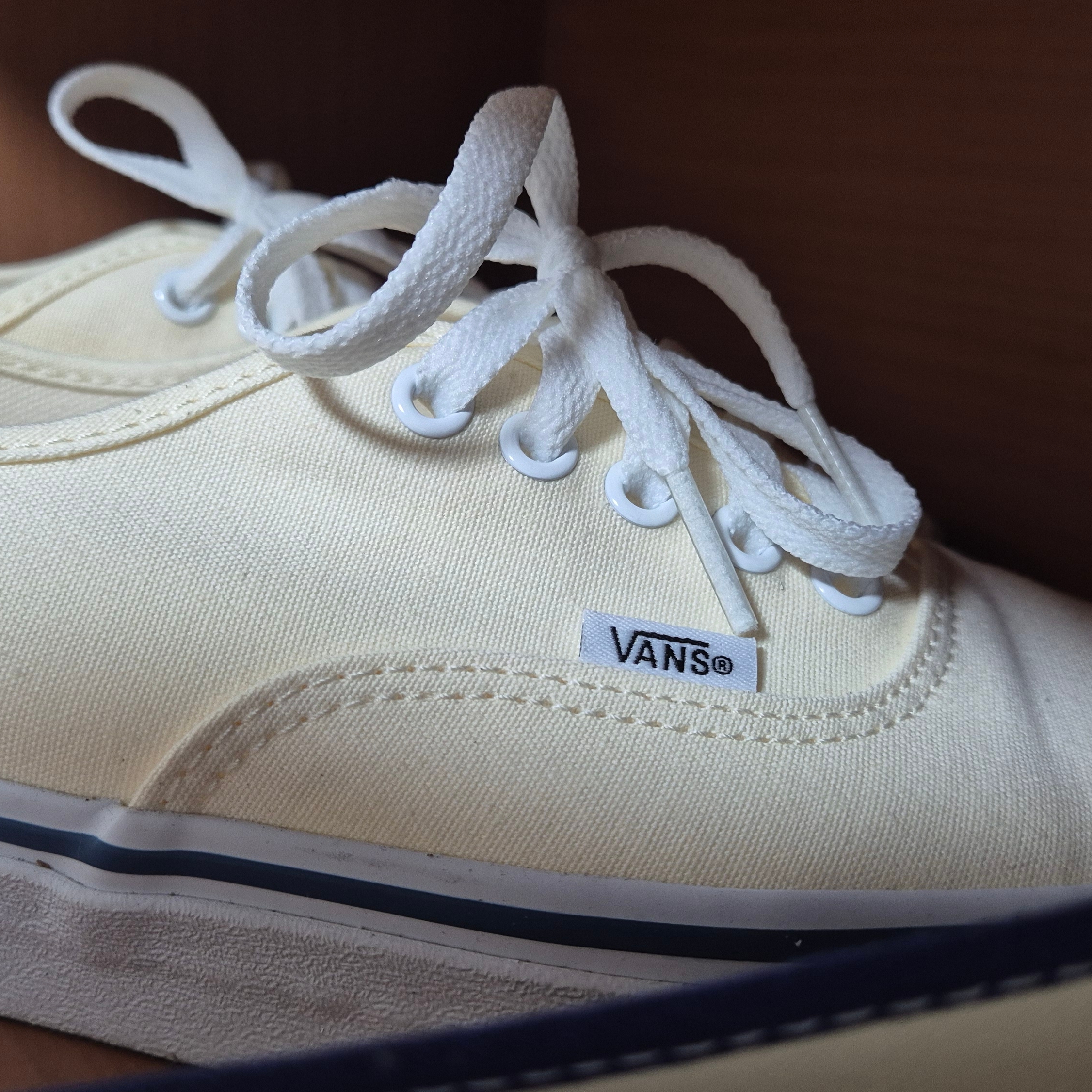 Vans Authentic White 착용 스타일