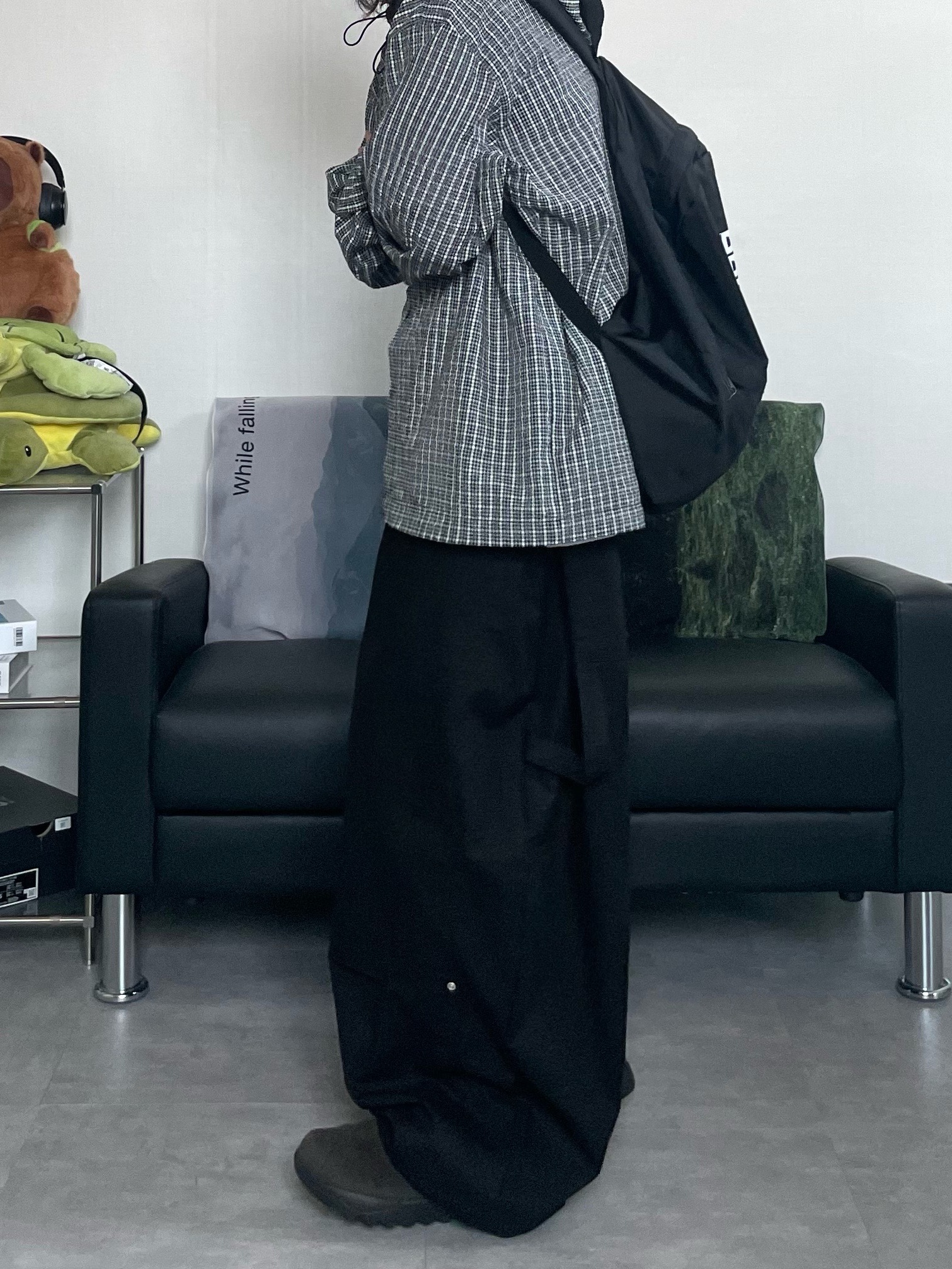 Adidas Superstar Core Black White, CDG Backpack Black 착용 스타일 - 8