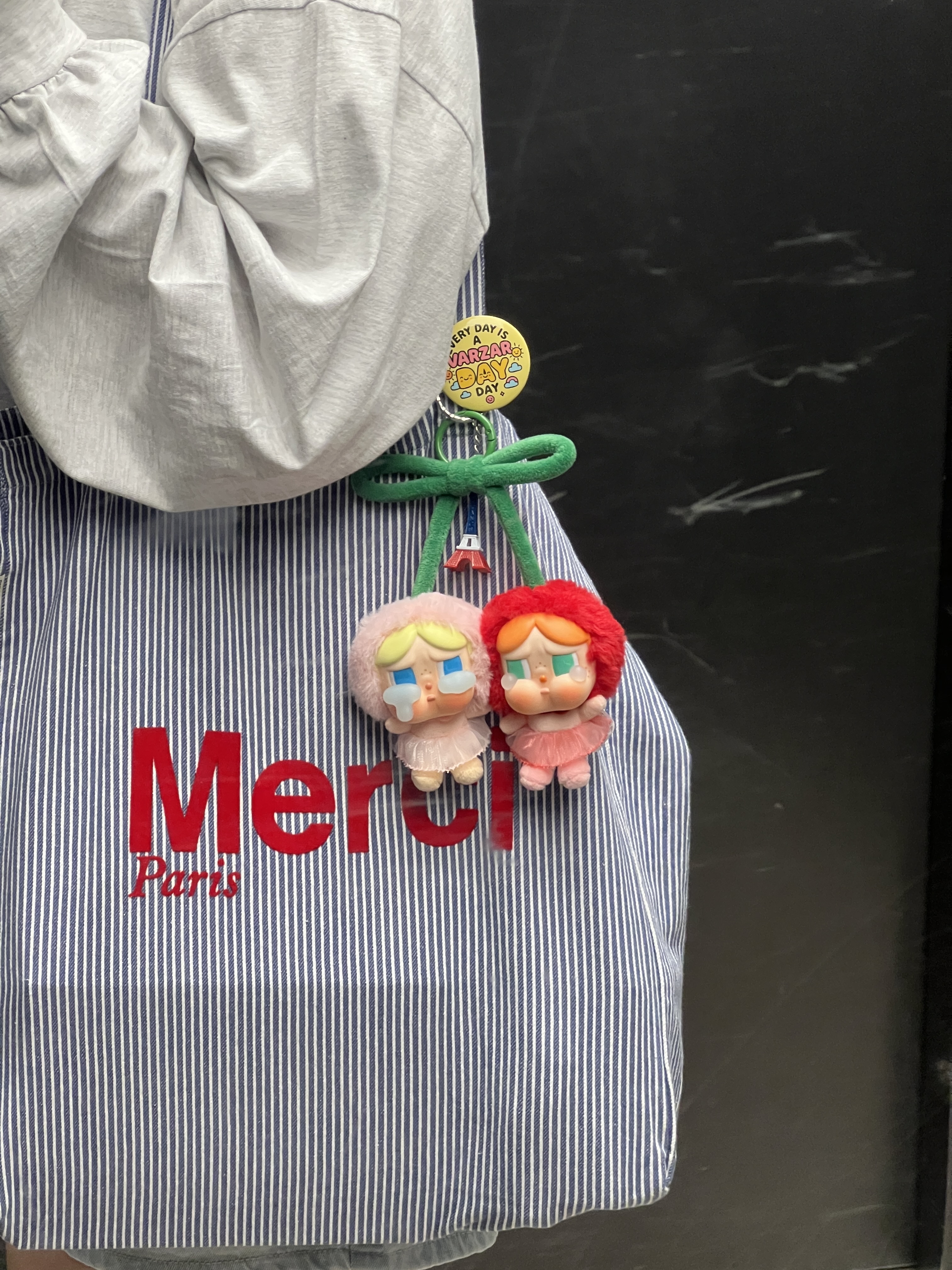 Pop Mart Crybaby Wild But Cutie Series Vinyl Plush Pendant Vintage Cutie (Opened Case), Pop Mart Crybaby Wild But Cutie Series Phone Charm Vintage Cutie (Opened Case) 착용 스타일 - 2