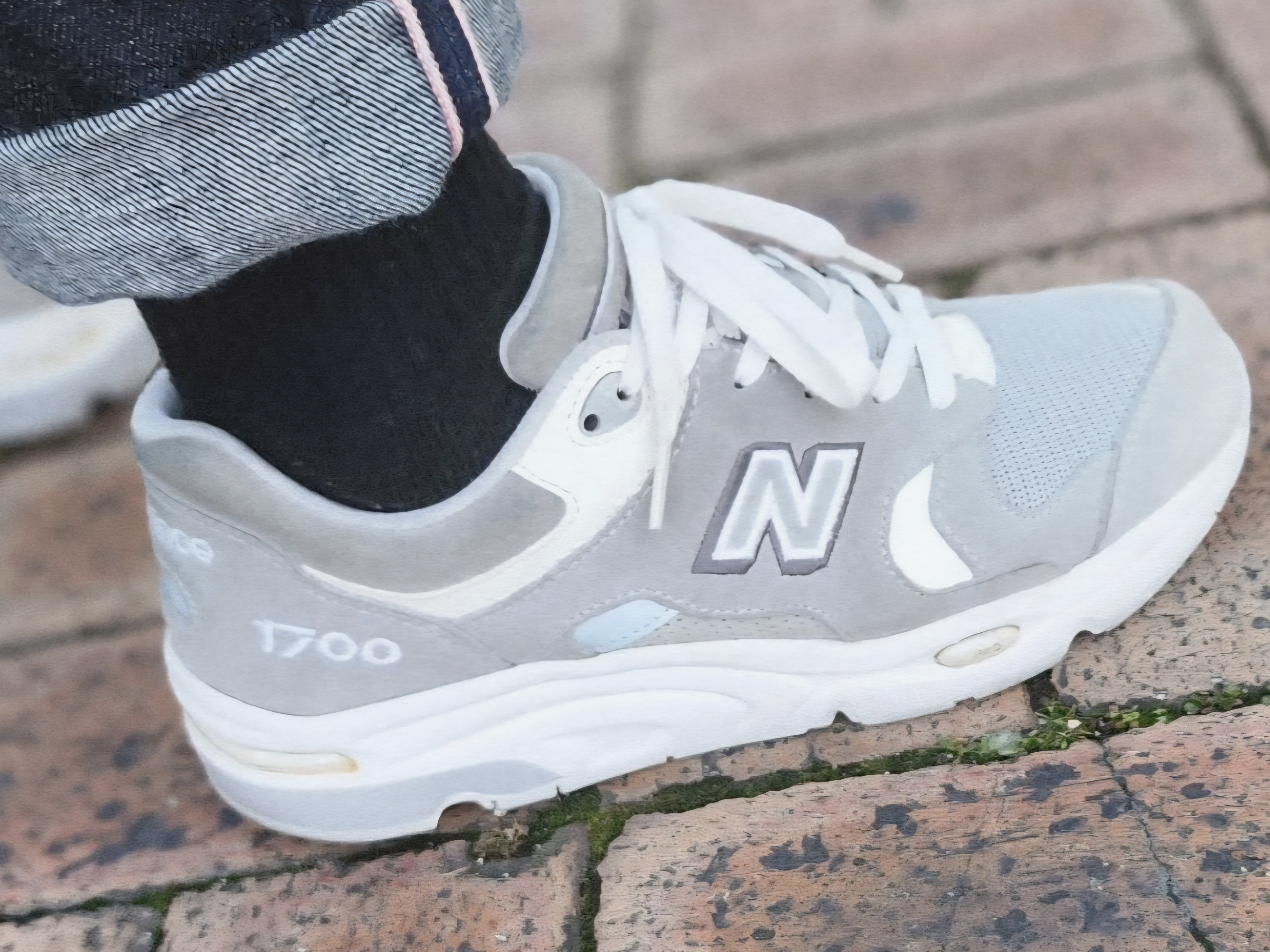 New Balance 1700 Made in USA Dark Grey 착용 스타일