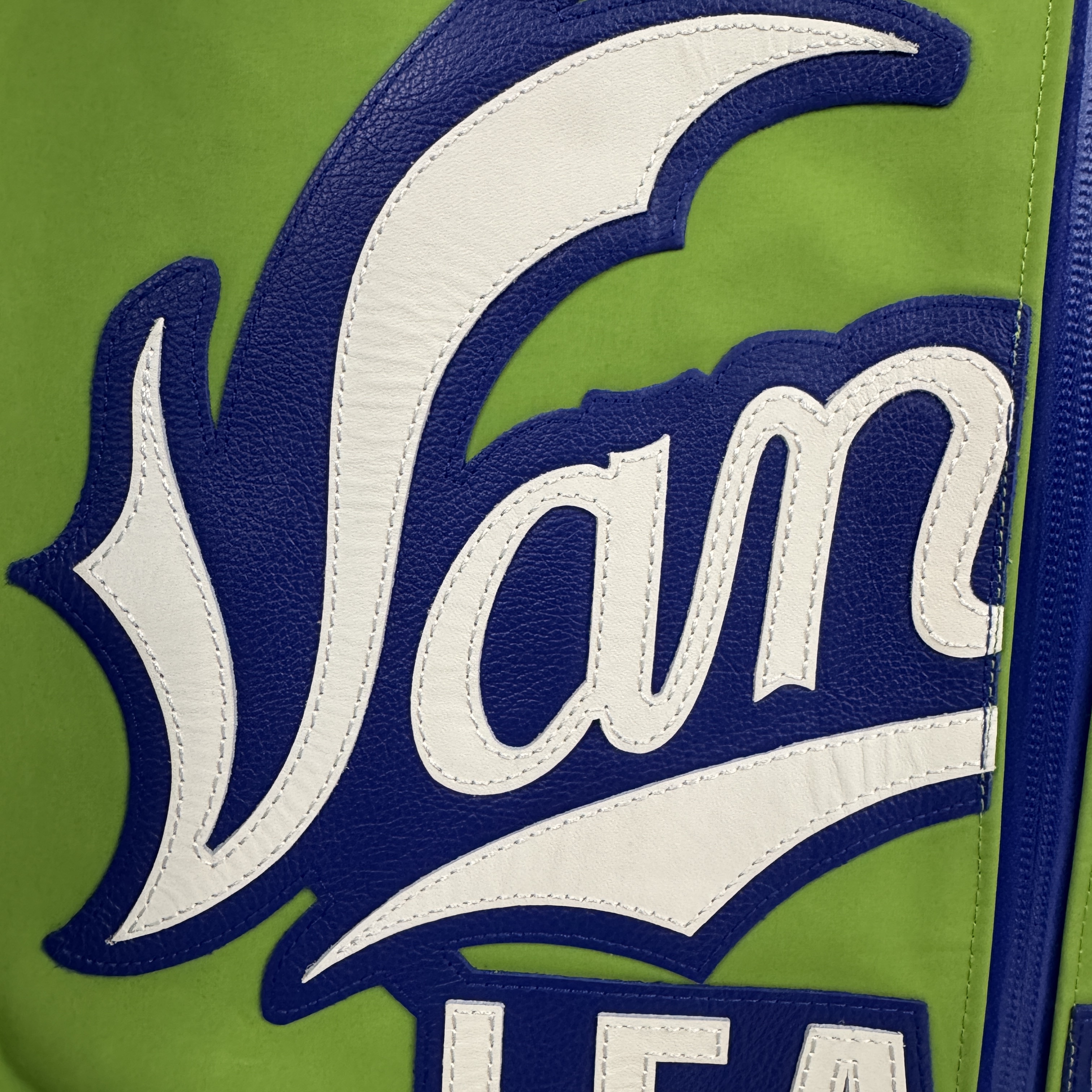 Supreme x Vanson Leathers Gore-Tex Shell Jacket Royal - 25FW 착용 스타일 - 2