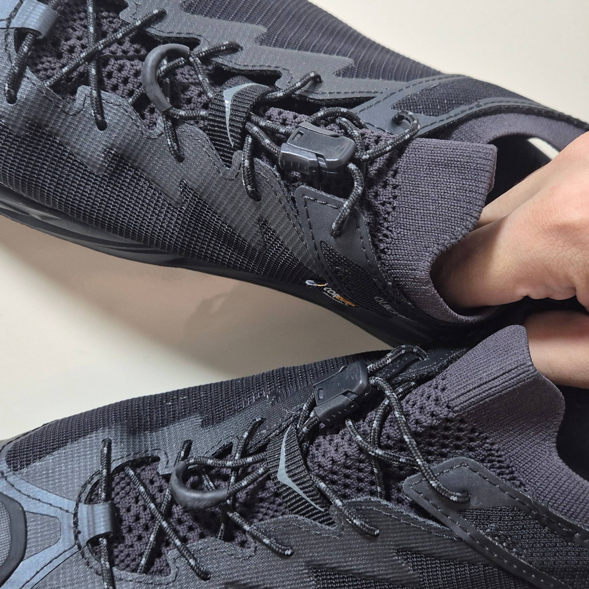 Hoka Hopara 2 Black 착용 스타일