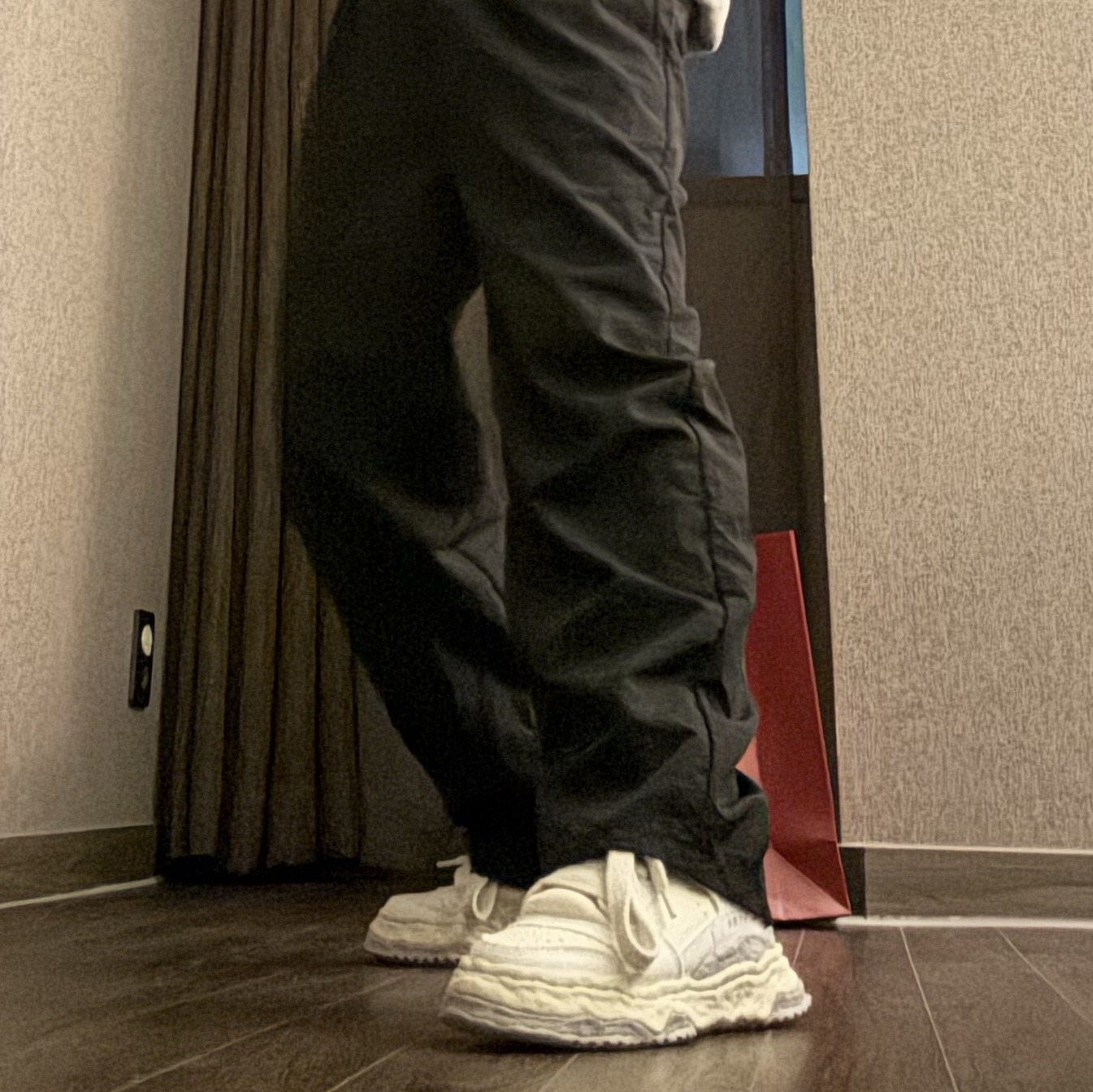 Maison Mihara Yasuhiro Keith OG Sole Canvas Low-top Sneakers White 착용 스타일