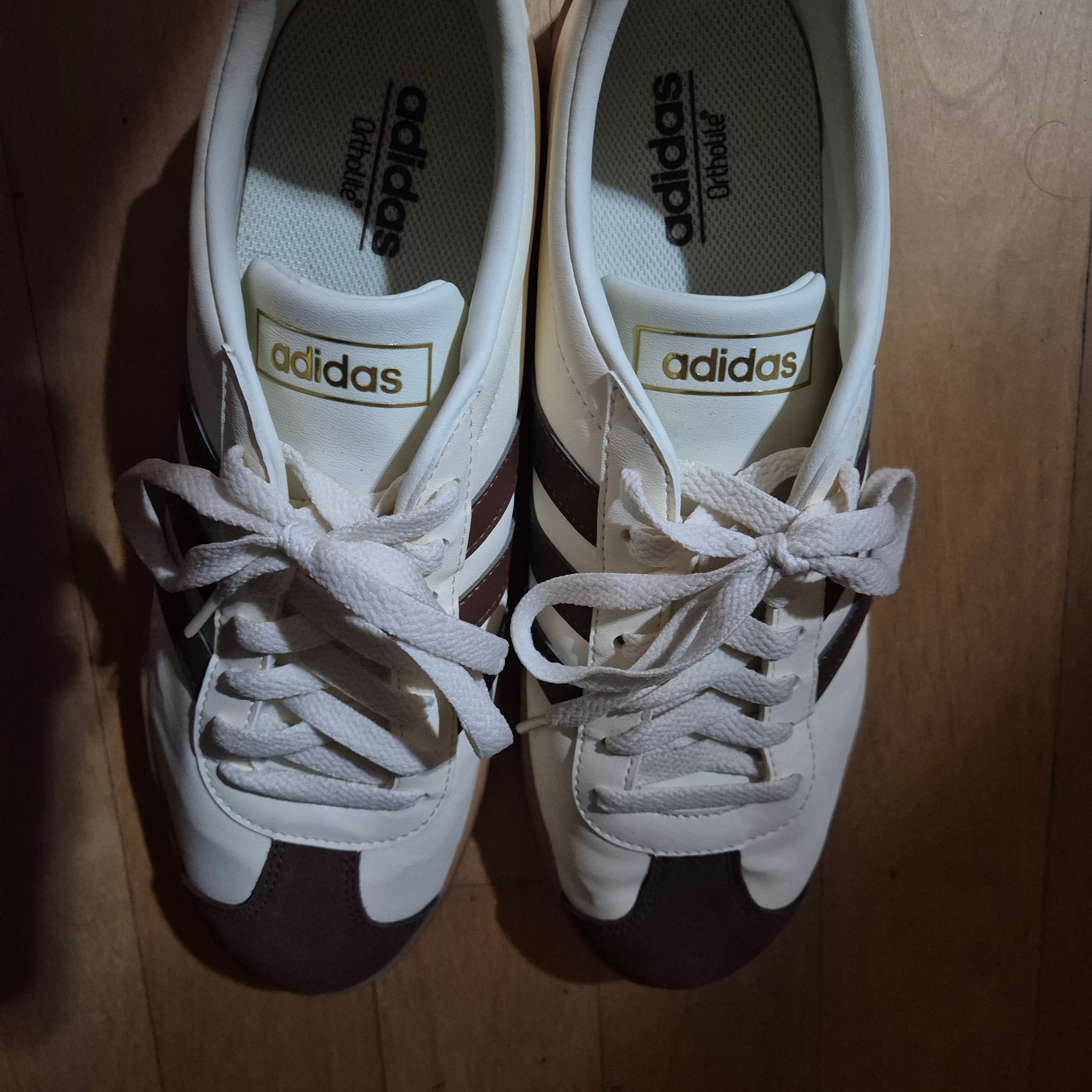 Adidas VL Court 2.0 Cream Brown 착용 스타일