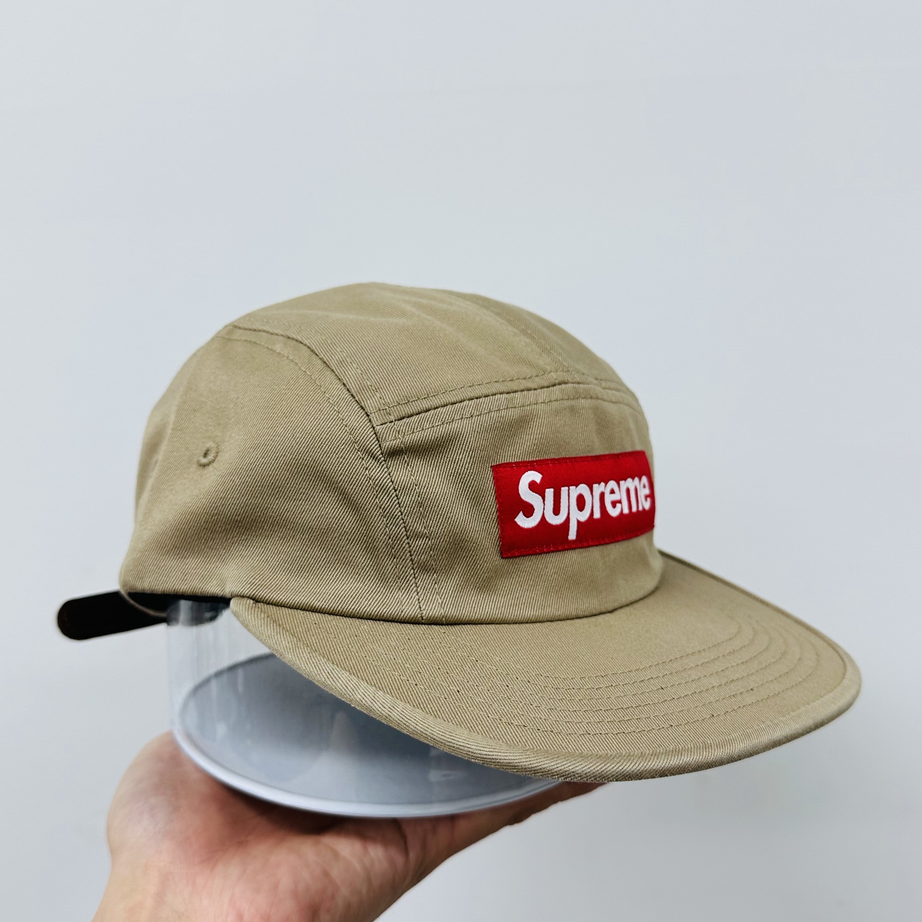 Supreme Washed Chino Twill Camp Cap Tan - 25FW 착용 스타일 - 1