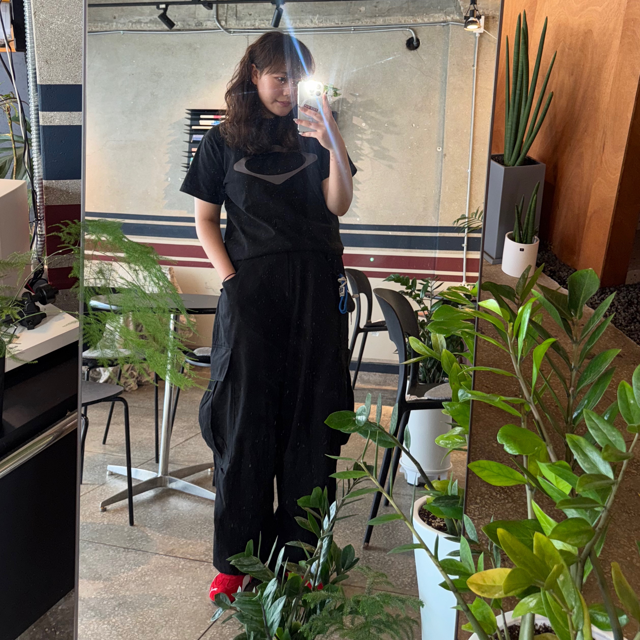 Mischief Rhombus Washed Basic T-Shirt Washed Black, Puma Speedcat OG Red White 착용 스타일 - 1
