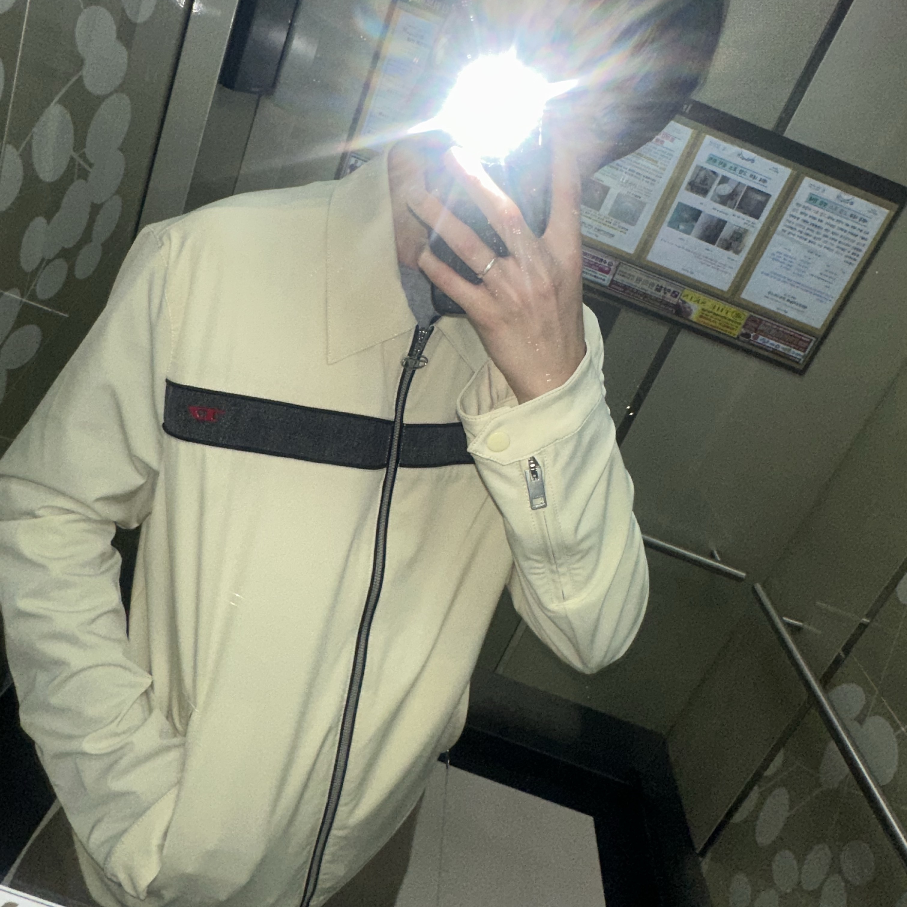 Diesel J-Tommy Jacket Beige 착용 스타일