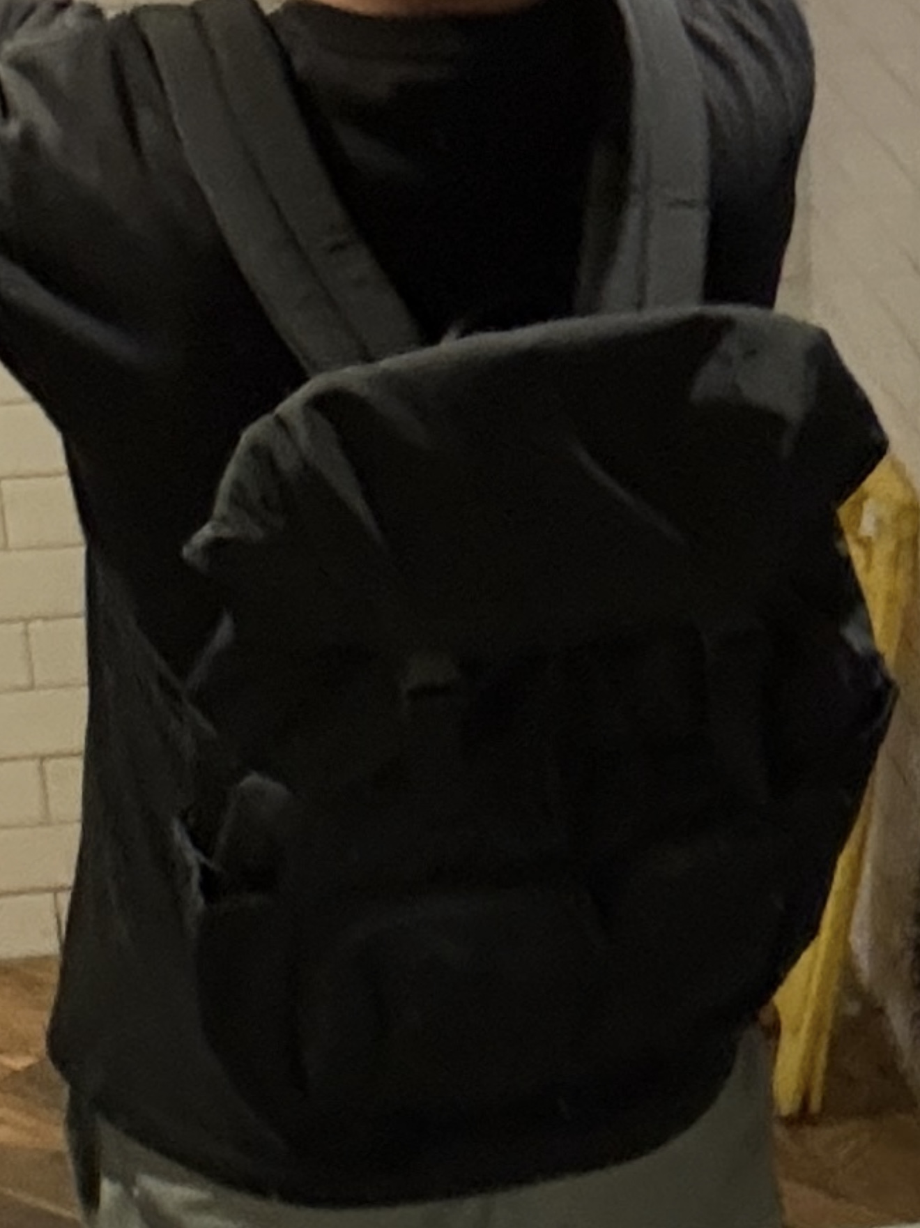 Uniqlo Multi Pocket Backpack Black 착용 스타일