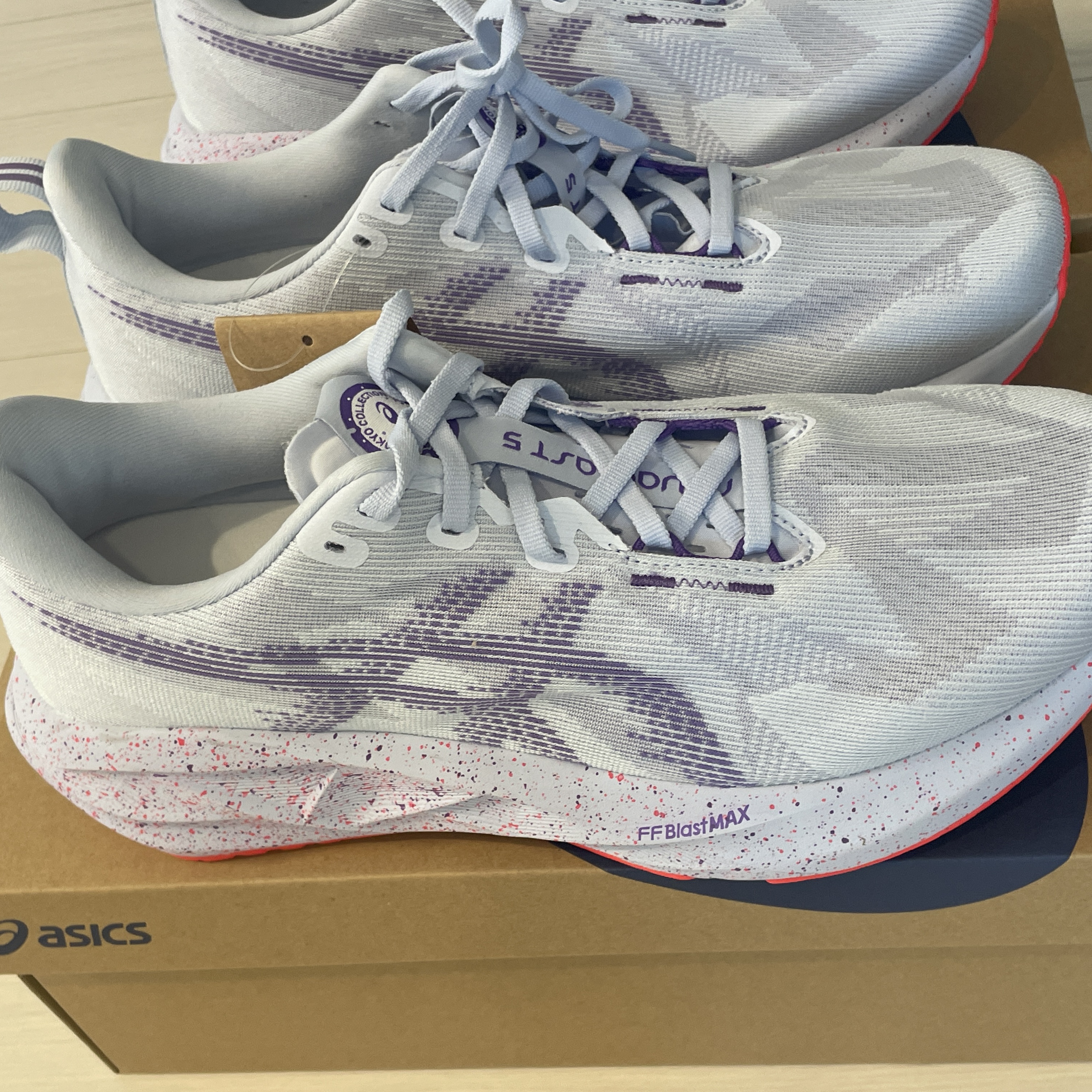Asics Novablast 5 Tokyo Blue Fade Edo Purple 착용 스타일 - 2
