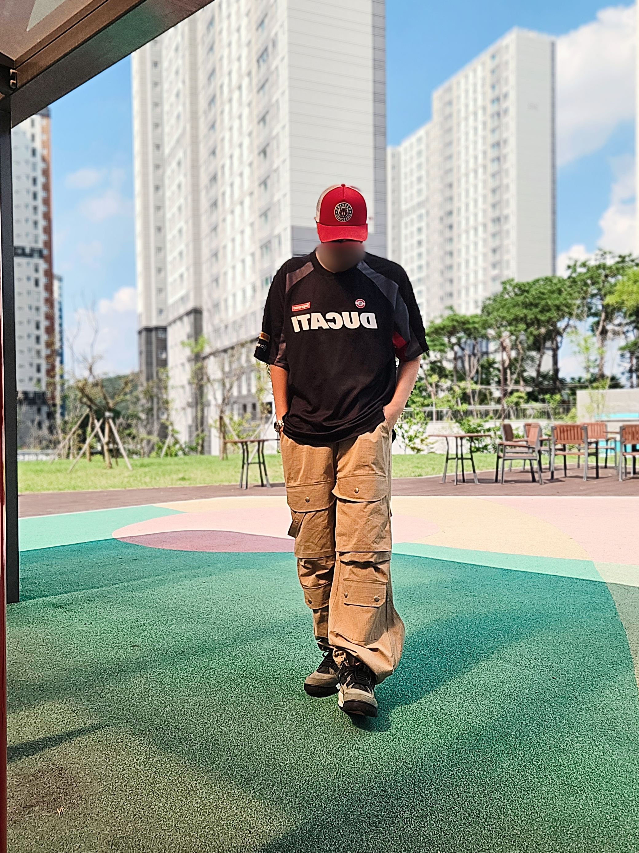 Jordan 4 x Undefeated Retro OG SP Deep Green and Clementine, Supreme x Ducati Soccer Jersey Black - 24SS 착용 스타일 - 2