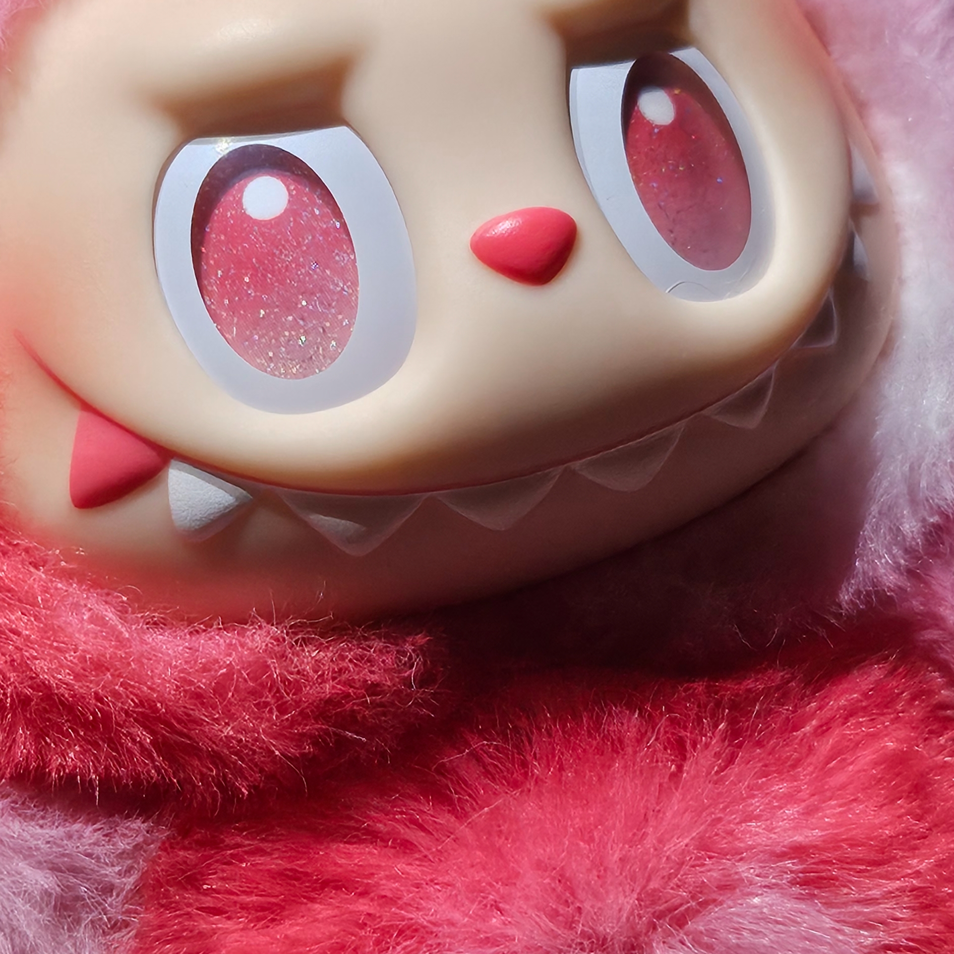Pop Mart Labubu The Monsters Highlight Series Love Keyring (Opened Case) 착용 스타일