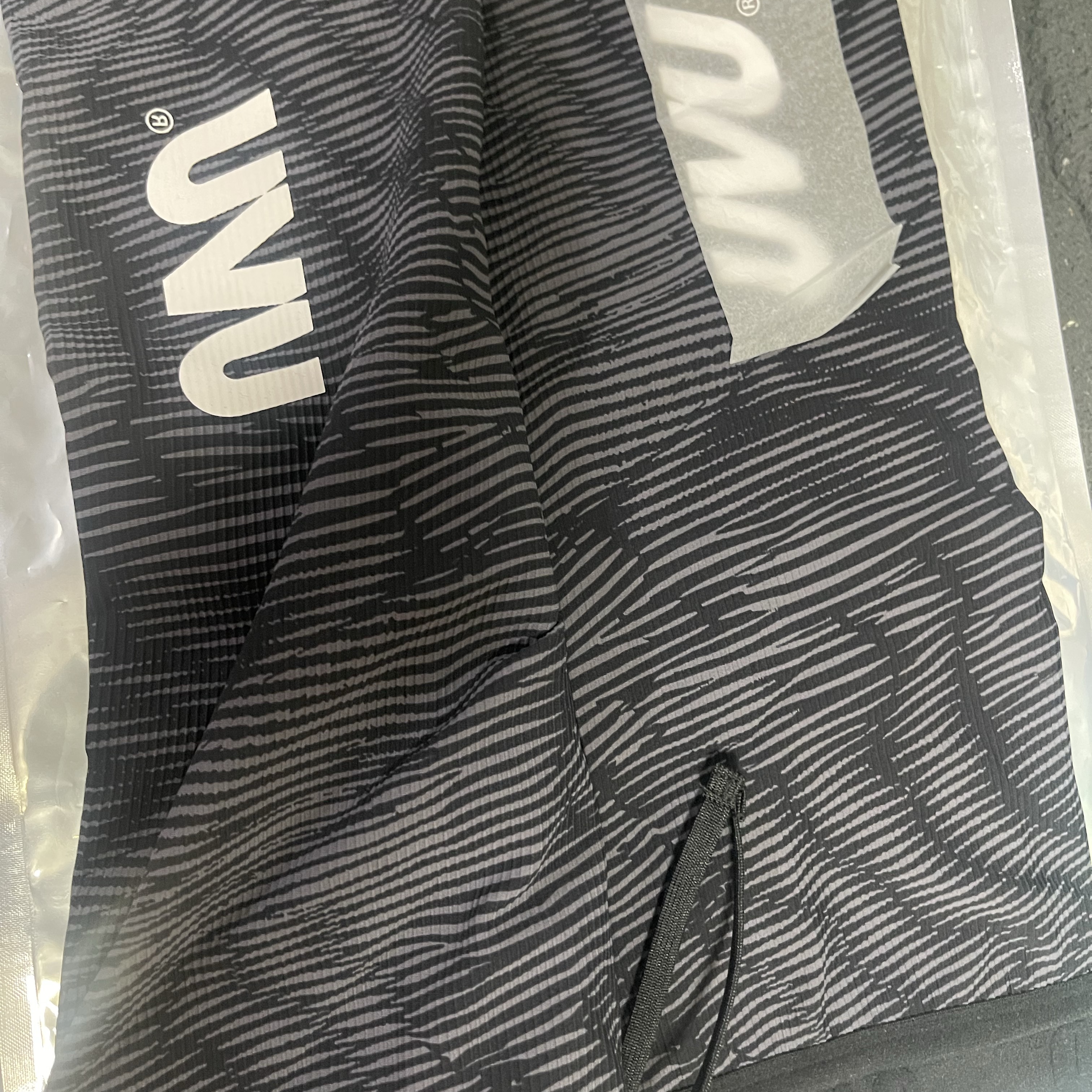 UVU Half Tight 2.0 Black Grey 착용 스타일