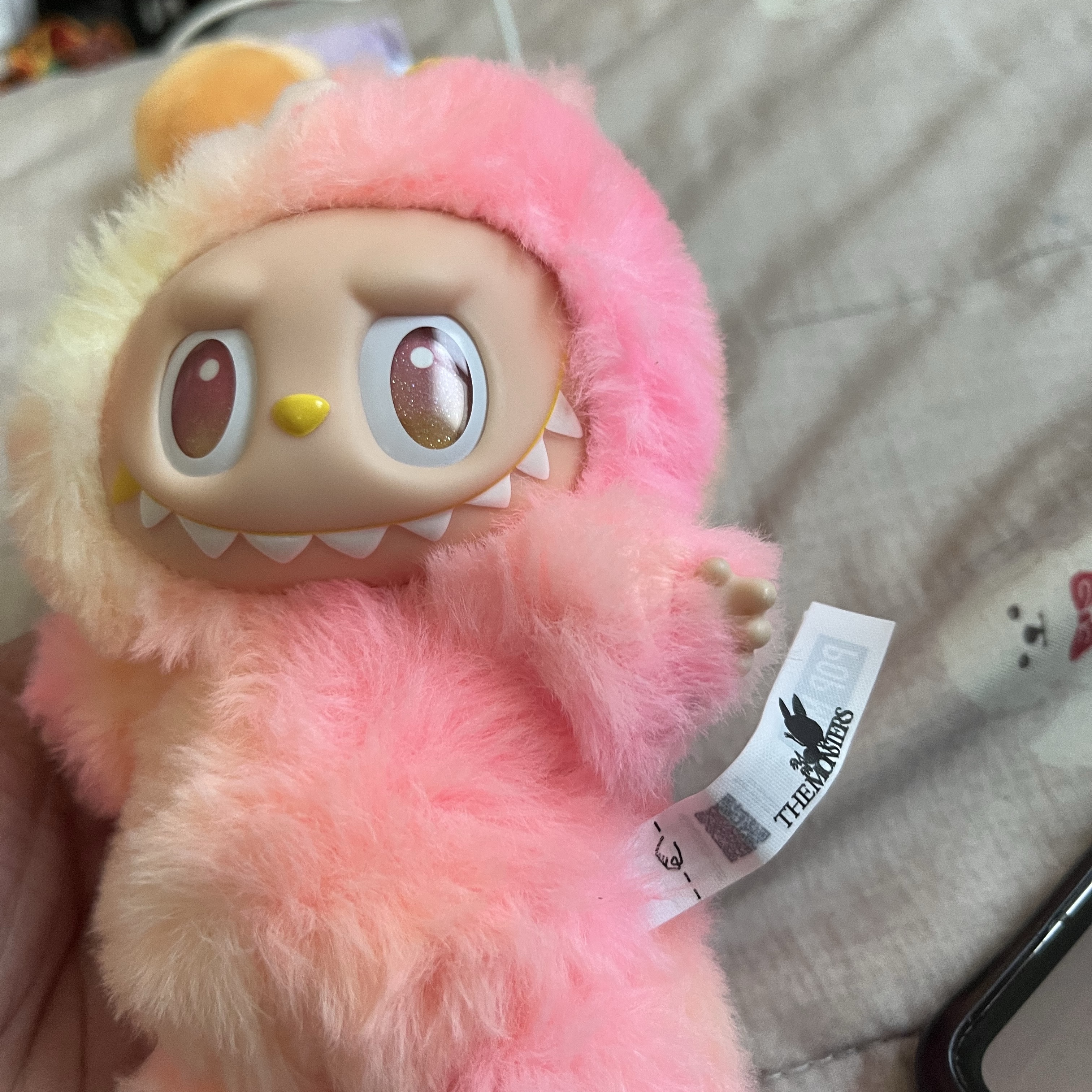 Pop Mart Labubu The Monsters Highlight Series Sealed Case (1 Blind Box), Pop Mart Labubu The Monsters Highlight Series Loyalty Keyring (Opened Case) 착용 스타일