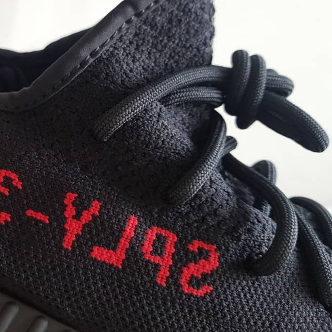 Adidas Yeezy Boost 350 V2 Black Red 2020 착용 스타일