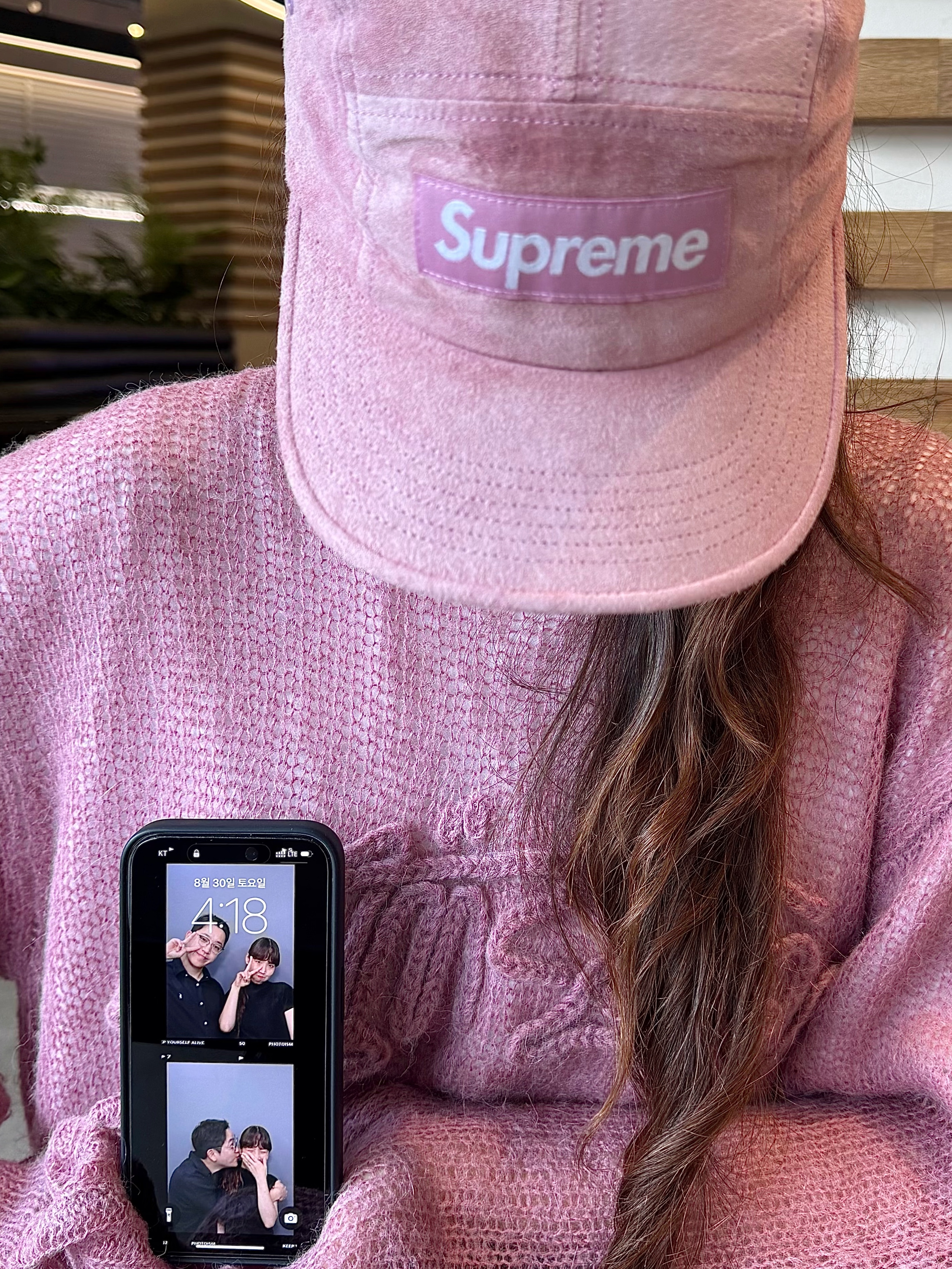 Stussy Loose Knit Logo Sweater Mauve, Supreme Suede Camp Cap Pink - 23SS 착용 스타일 - 1