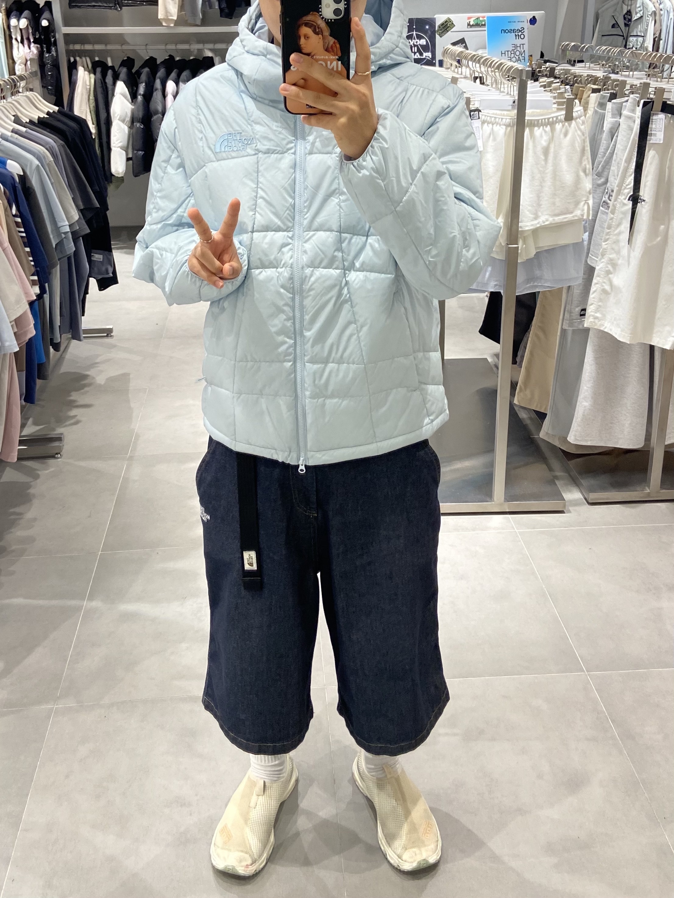 Salomon RX Moc 3.0 Vanilla Ice, The North Face Carpenter Bermuda Shorts Dark Gray 착용 스타일 - 1