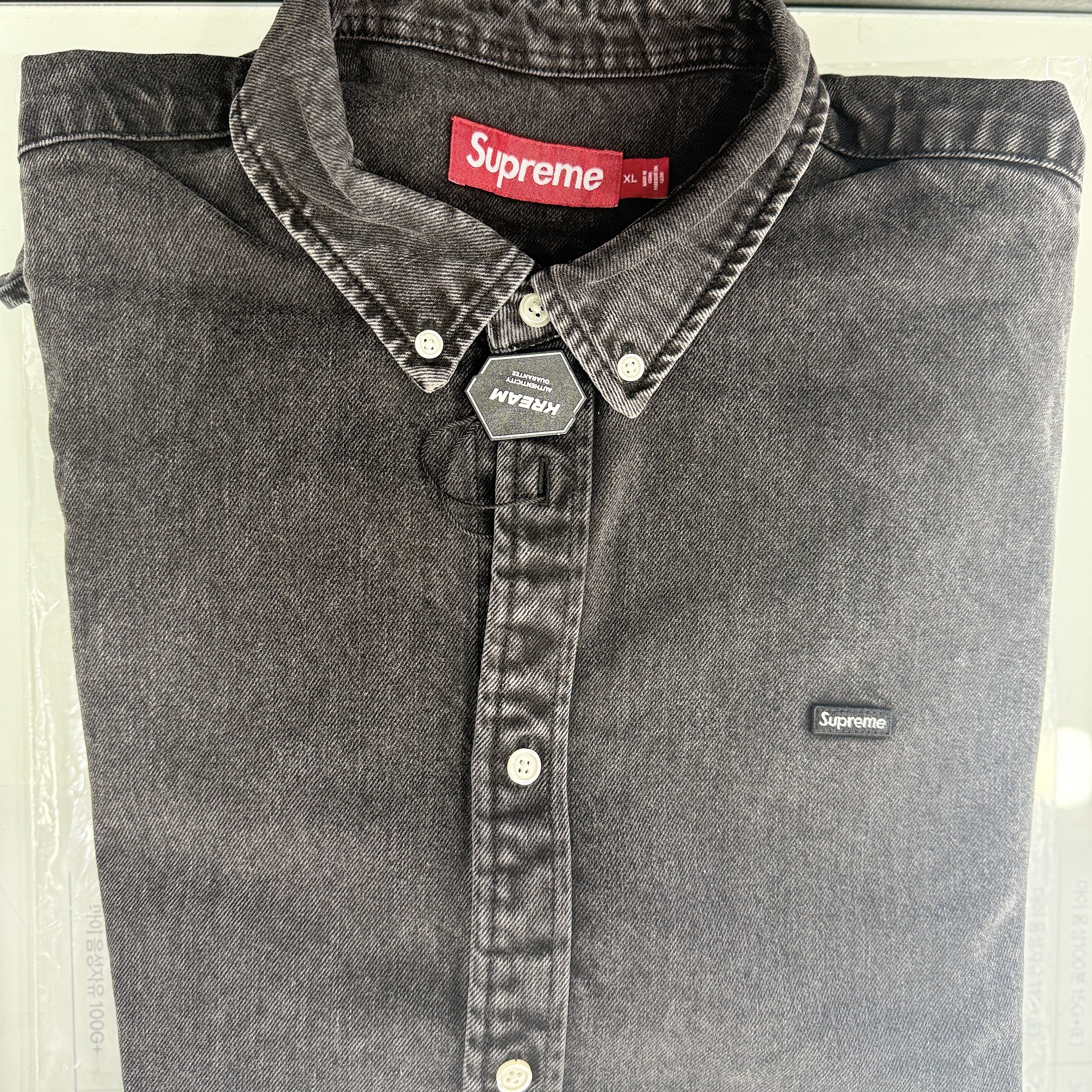 Supreme Small Box Denim Shirt Black - 25FW 착용 스타일