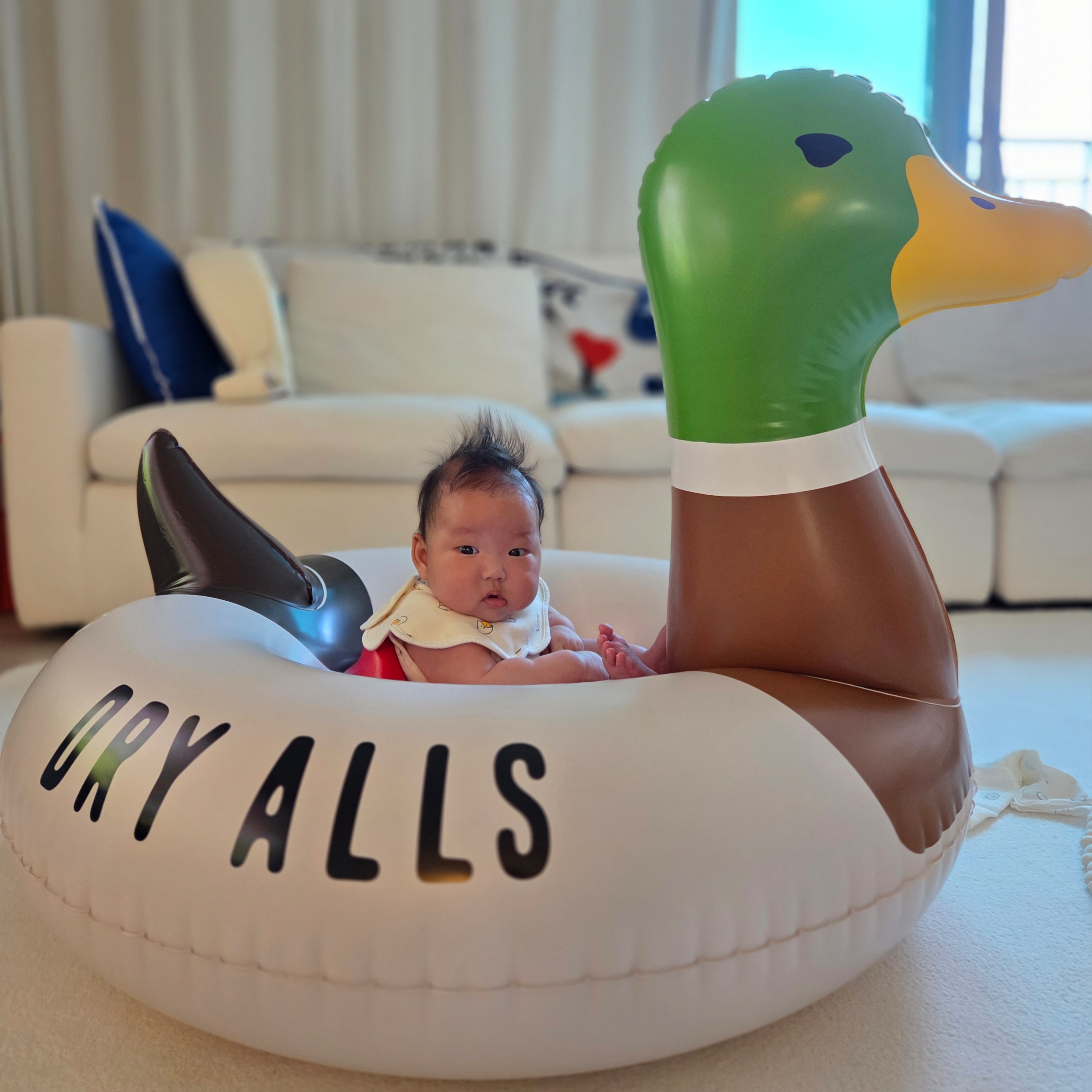 Human Made Duck Float White 착용 스타일