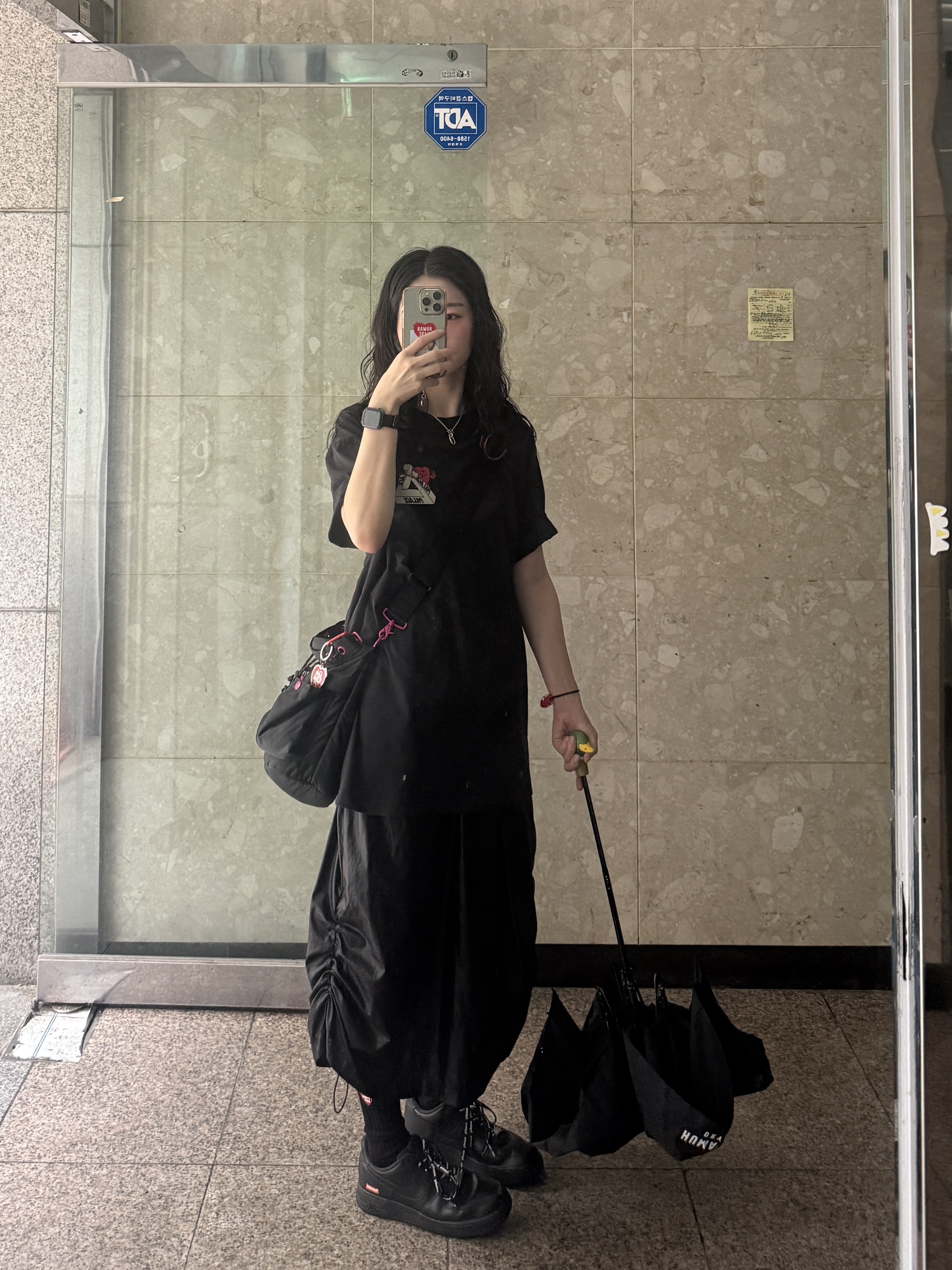 Porter Flamingo 2way Tool Bag Black, Nike x Supreme Air Force 1 Low Black 착용 스타일 - 2