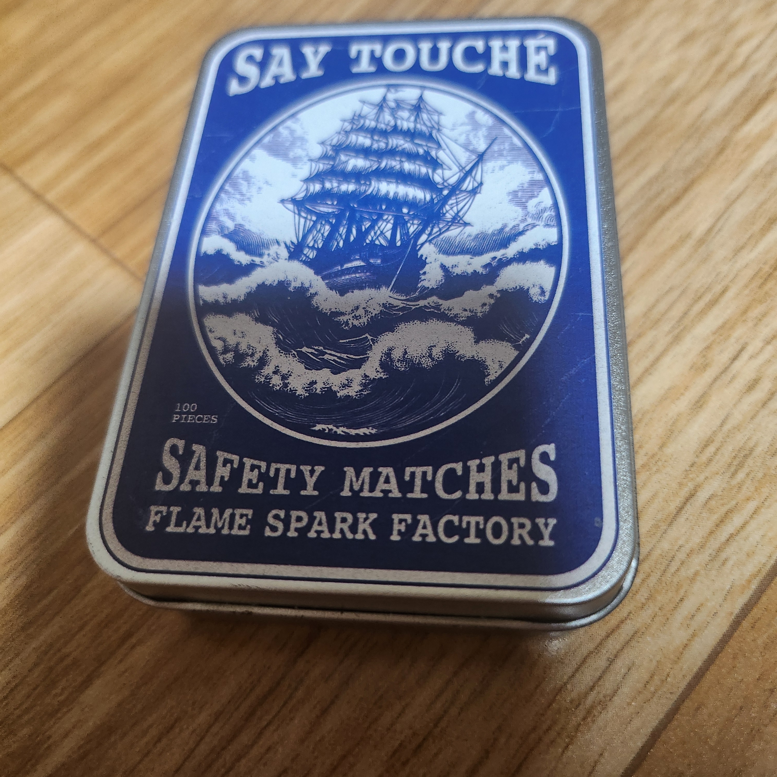 Say Touche Touché Tin Case Blue 착용 스타일