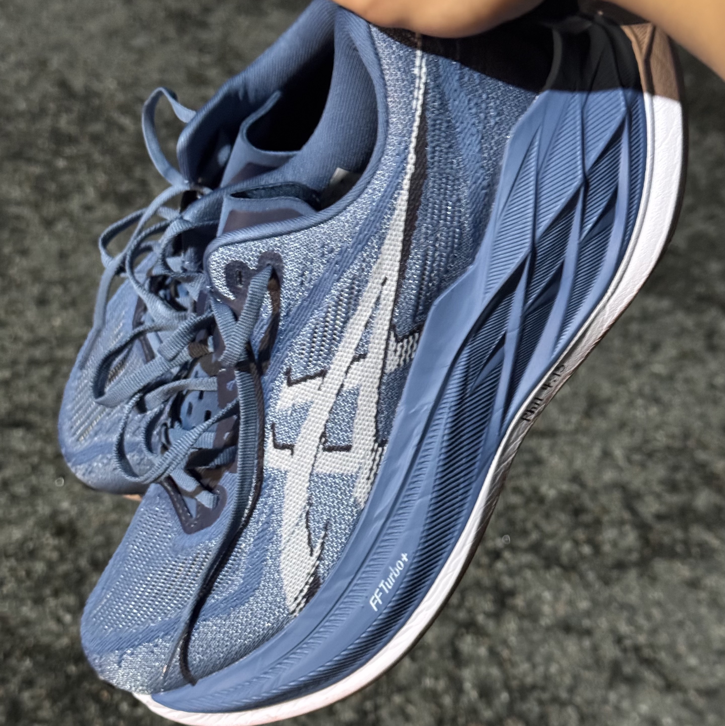 Asics Superblast 2 Winter Sea White, Nike Dri-Fit Stride 5 Inch Brief Lined Running Shorts Black - Asia 착용 스타일 - 2