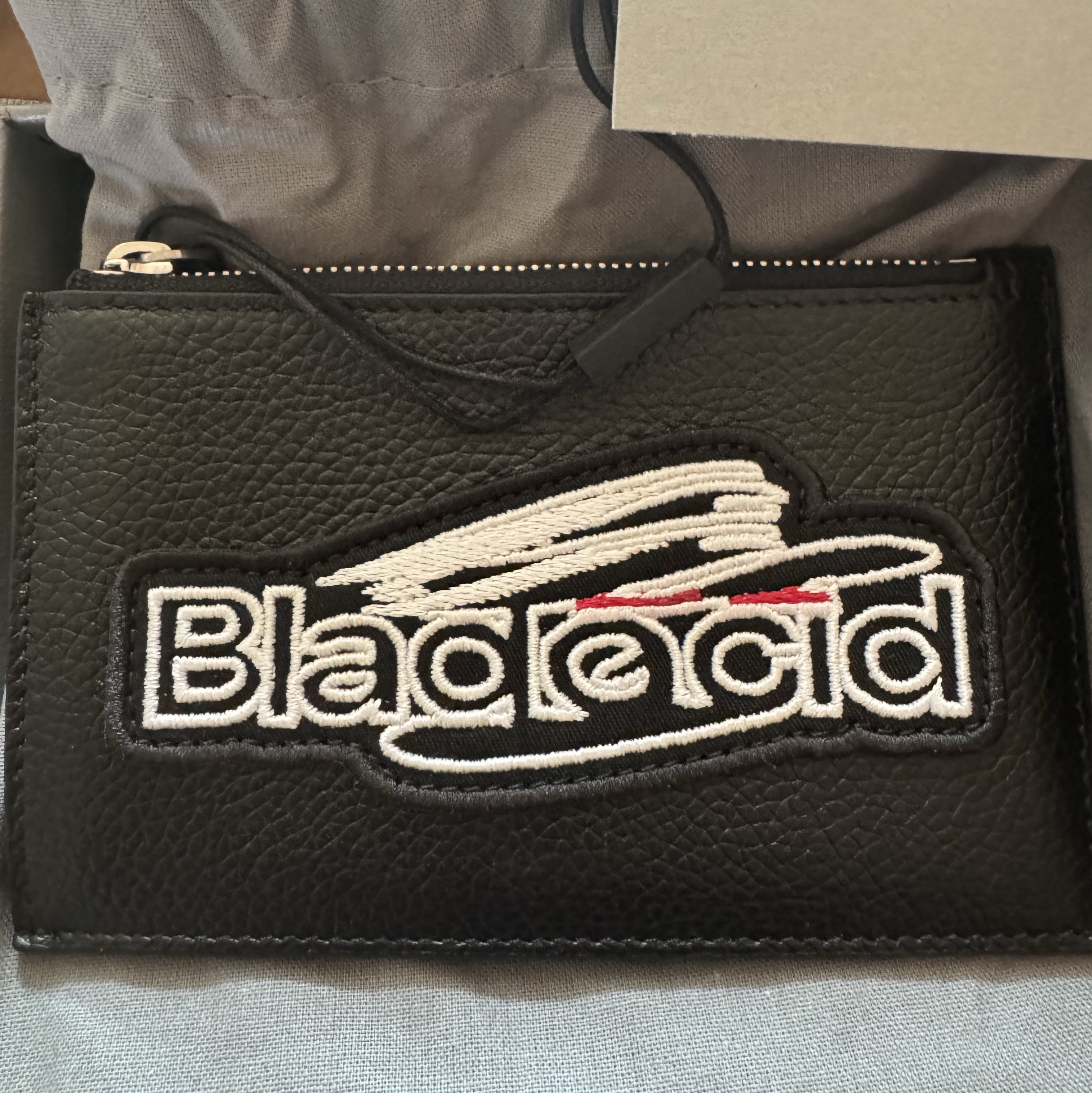 Balenciaga Cash Large Long Coin And Card Holder Black 착용 스타일 - 1