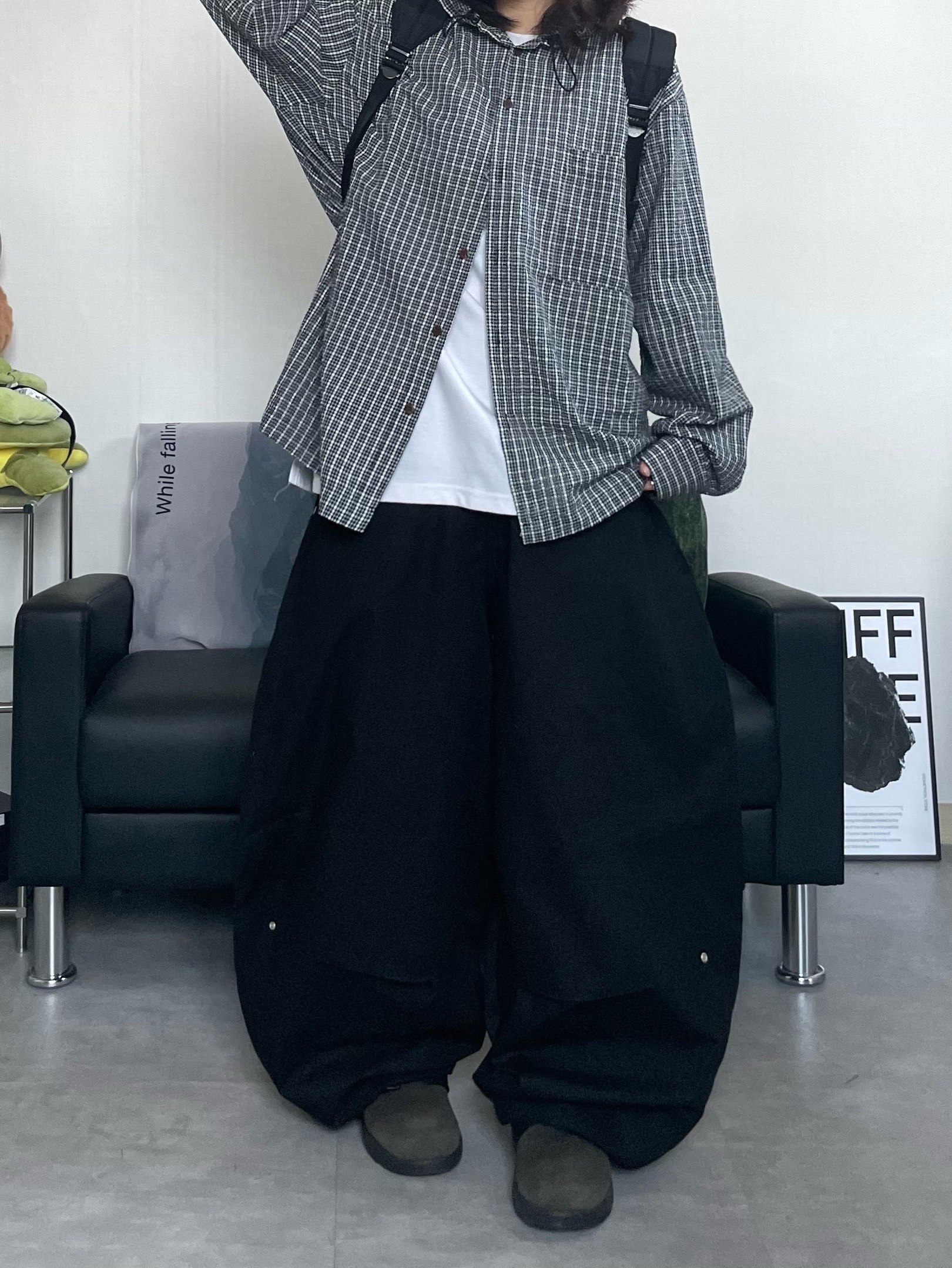 Adidas Superstar Core Black White, CDG Backpack Black 착용 스타일 - 6