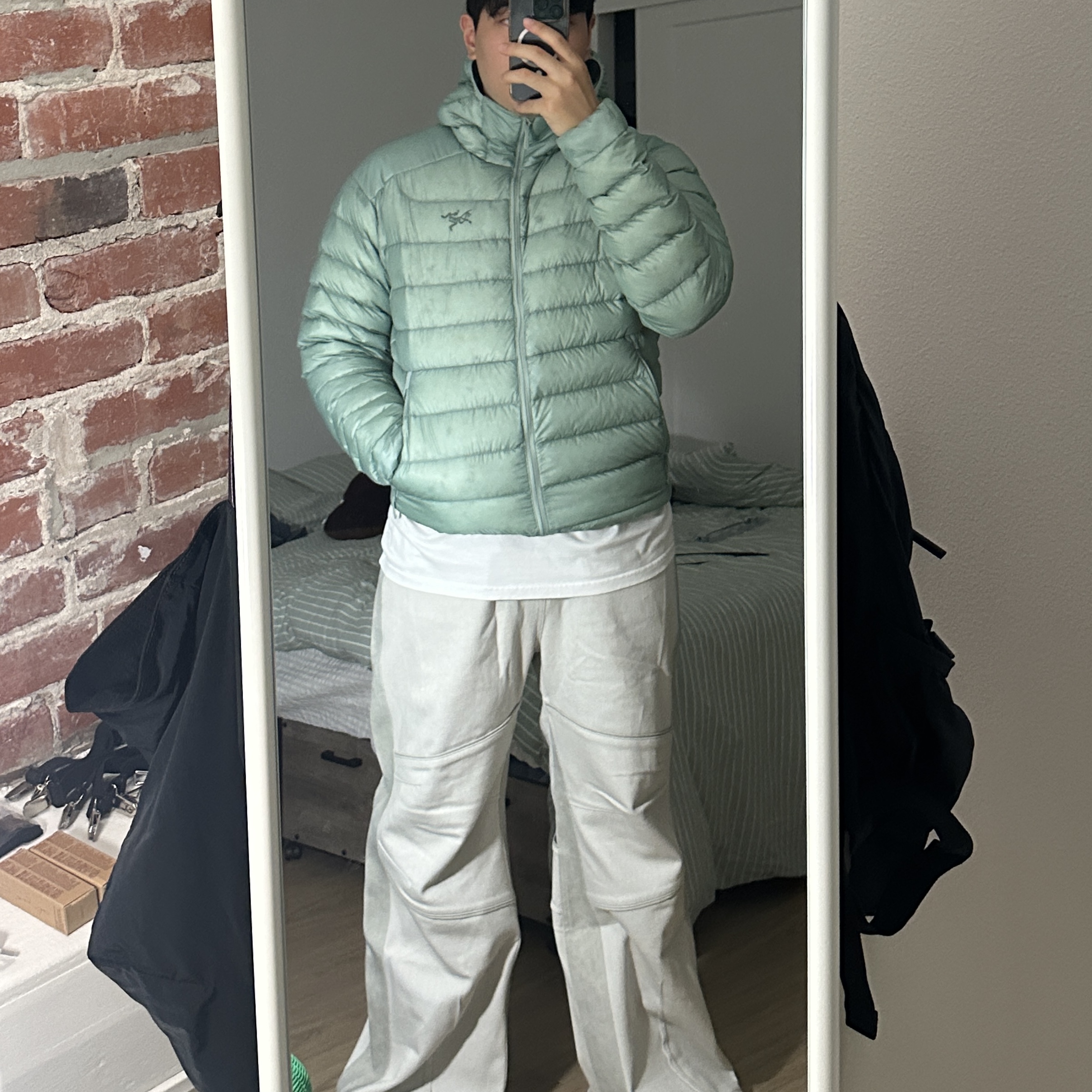 Arc'teryx Cerium Hoody Stone Green 착용 스타일