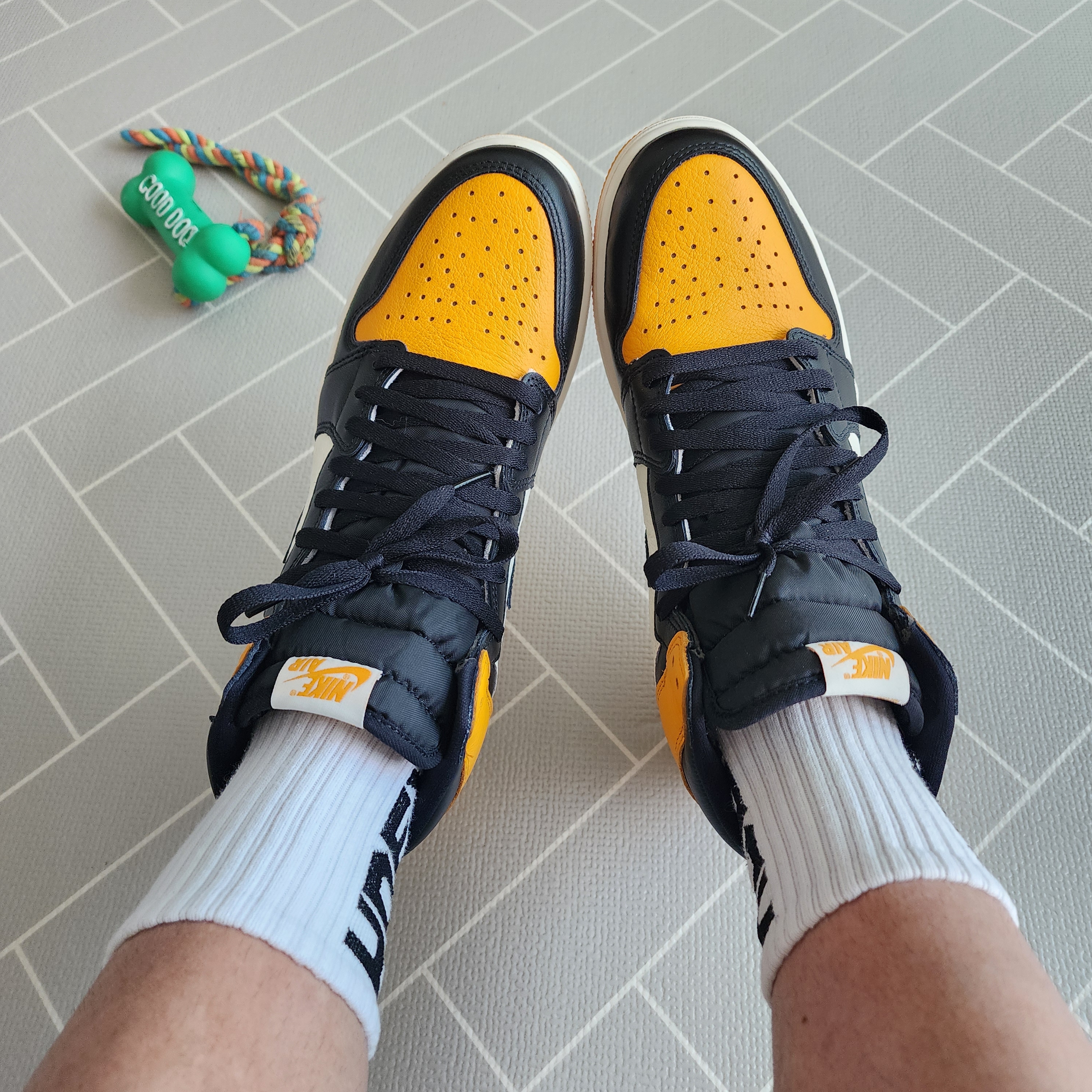 Jordan 1 Retro High OG Taxi 착용 스타일 - 2