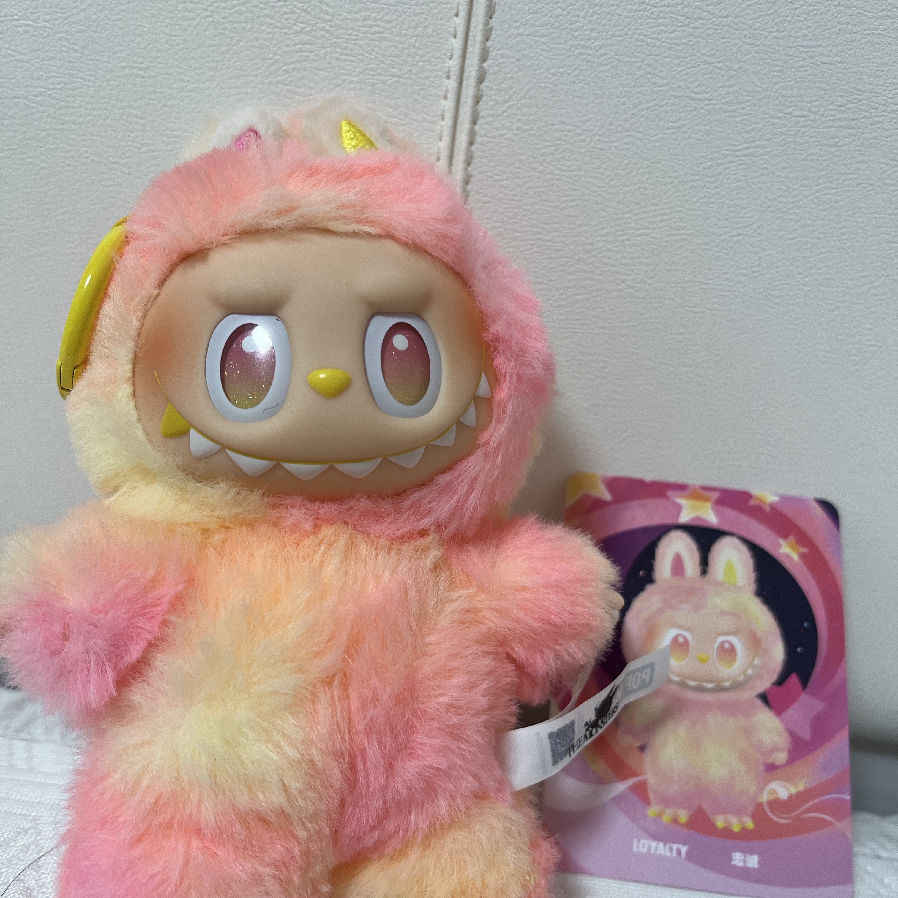 Pop Mart Labubu The Monsters Highlight Series Sealed Case (1 Blind Box) 착용 스타일