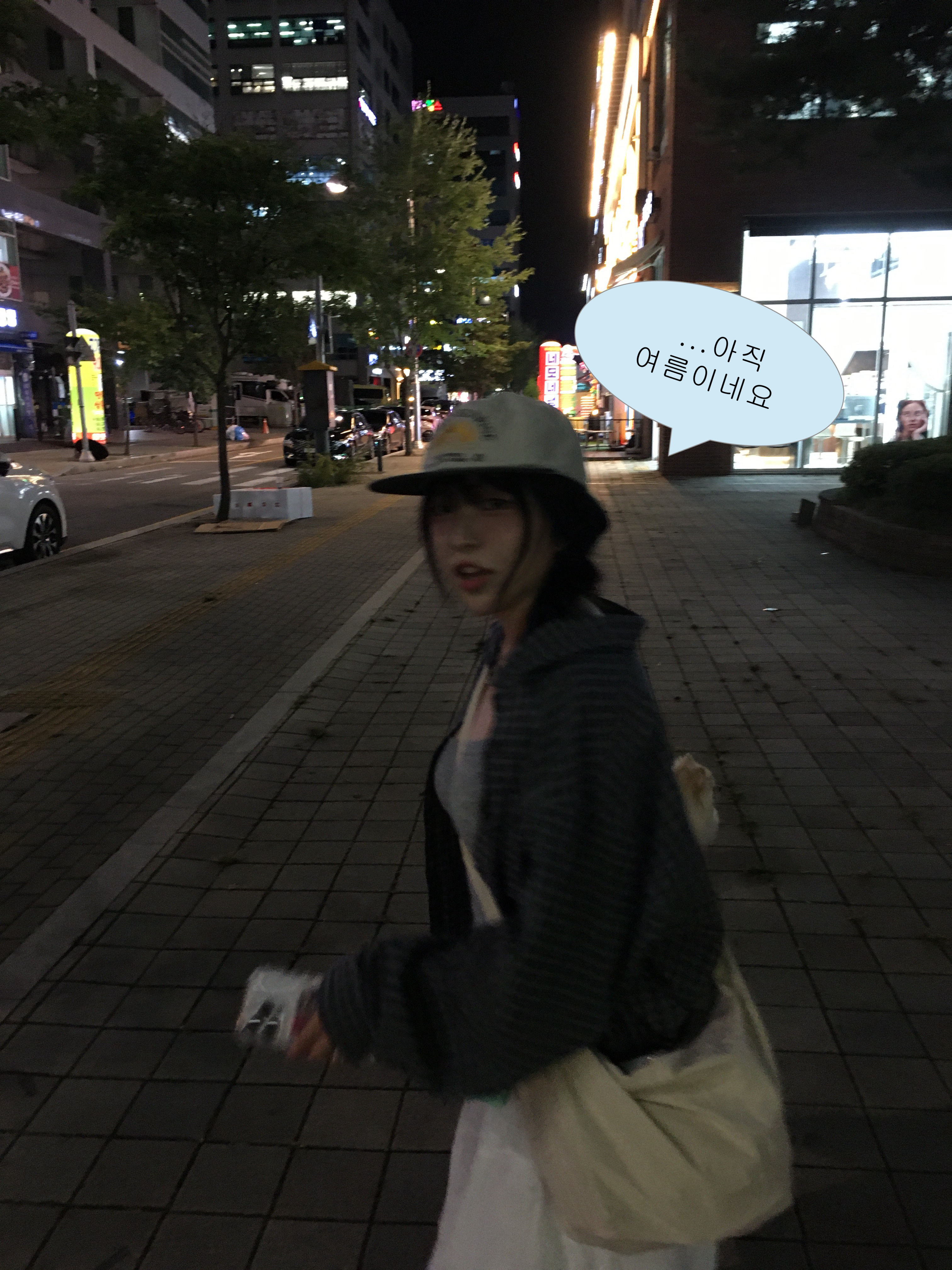 Hello Sunrise 90s Logo 6Panel Cap Beige & Navy 착용 스타일 - 6