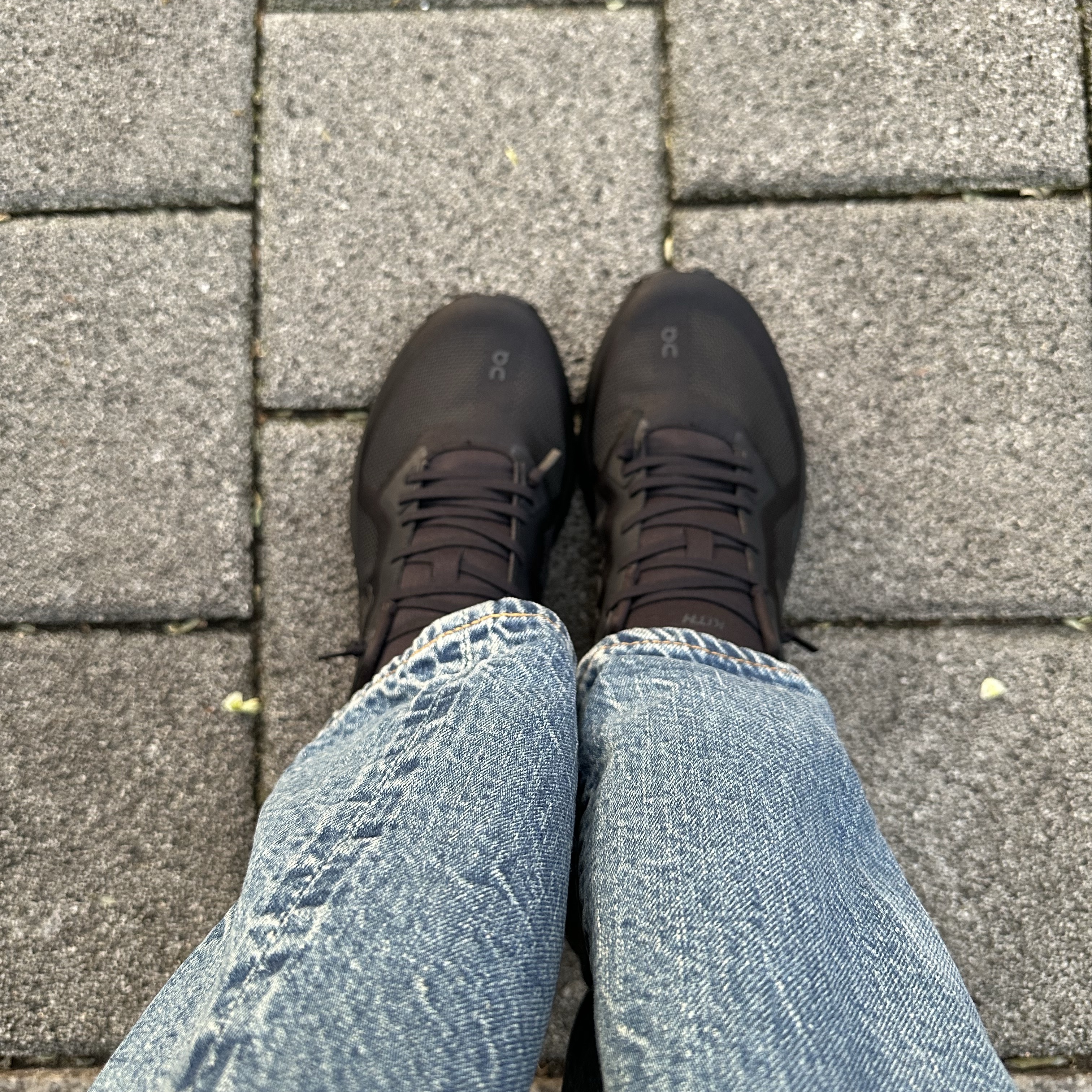 On Running x Kith Cloudzone Black 착용 스타일