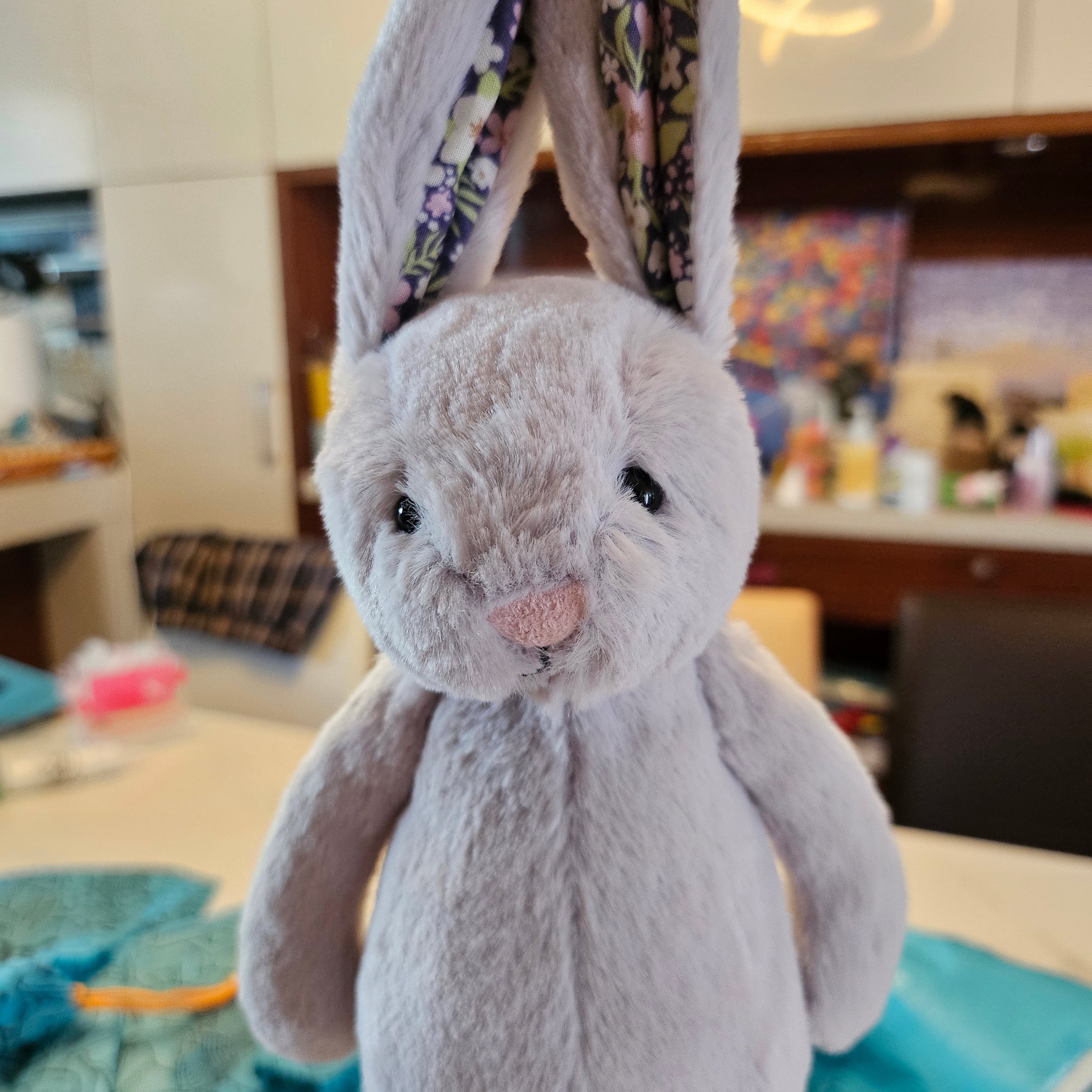 Jellycat Blossom Bunny Bloom Small Silver 착용 스타일
