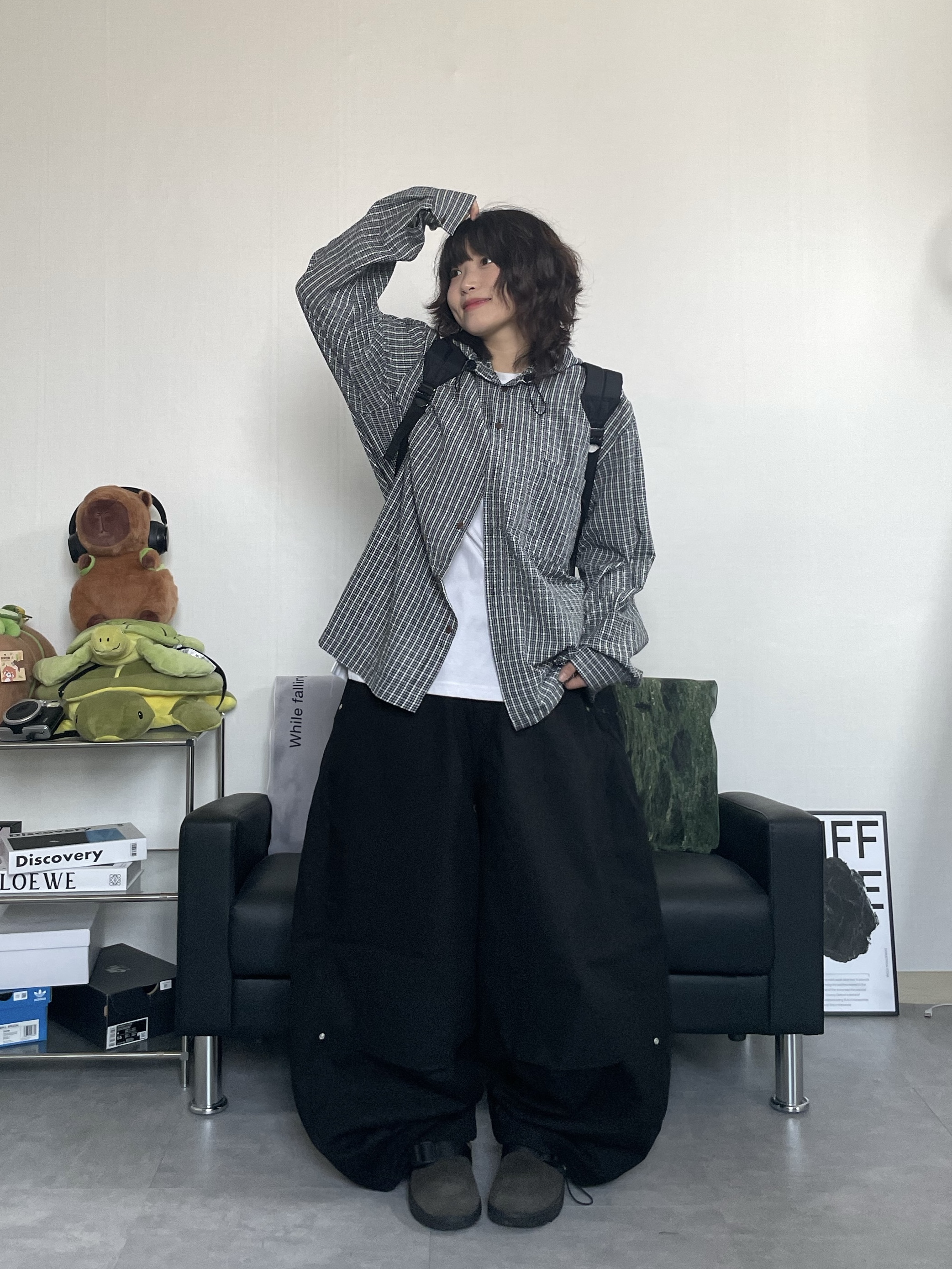 Adidas Superstar Core Black White, CDG Backpack Black 착용 스타일 - 3