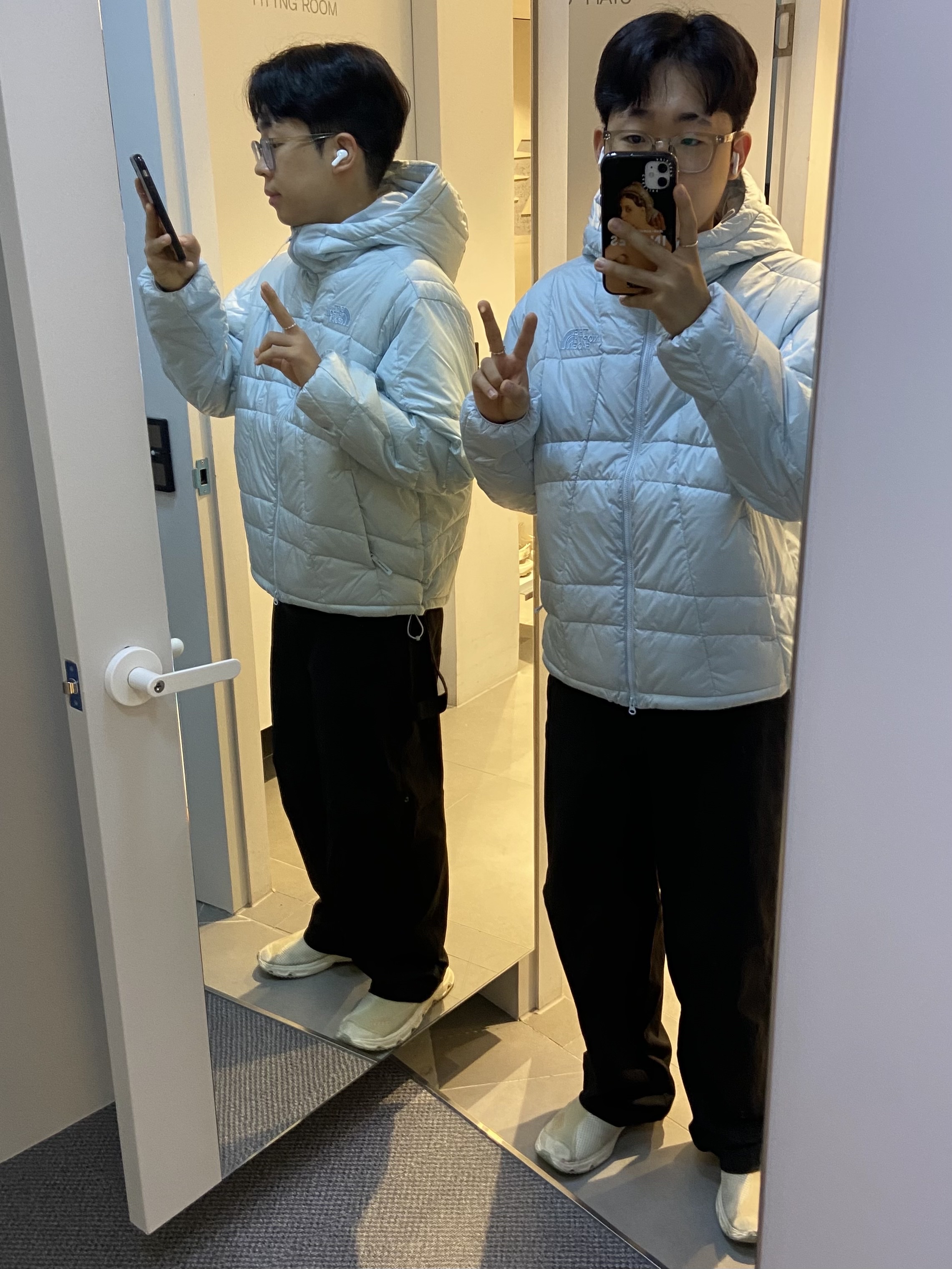 Salomon RX Moc 3.0 Vanilla Ice, The North Face Carpenter Bermuda Shorts Dark Gray 착용 스타일 - 3