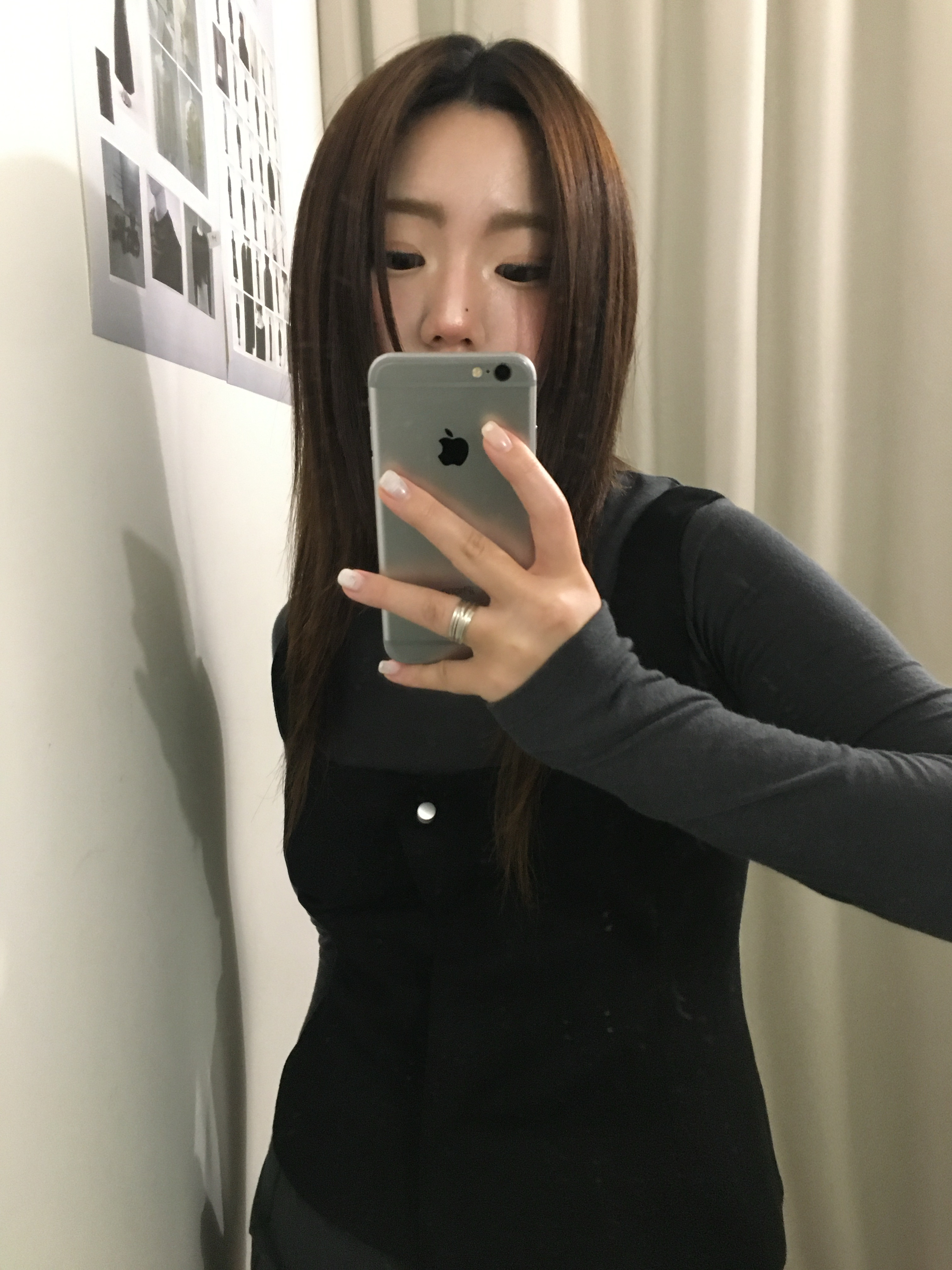 Amomento Women Curved Silhouette Pants Black - 25SS 착용 스타일 - 5