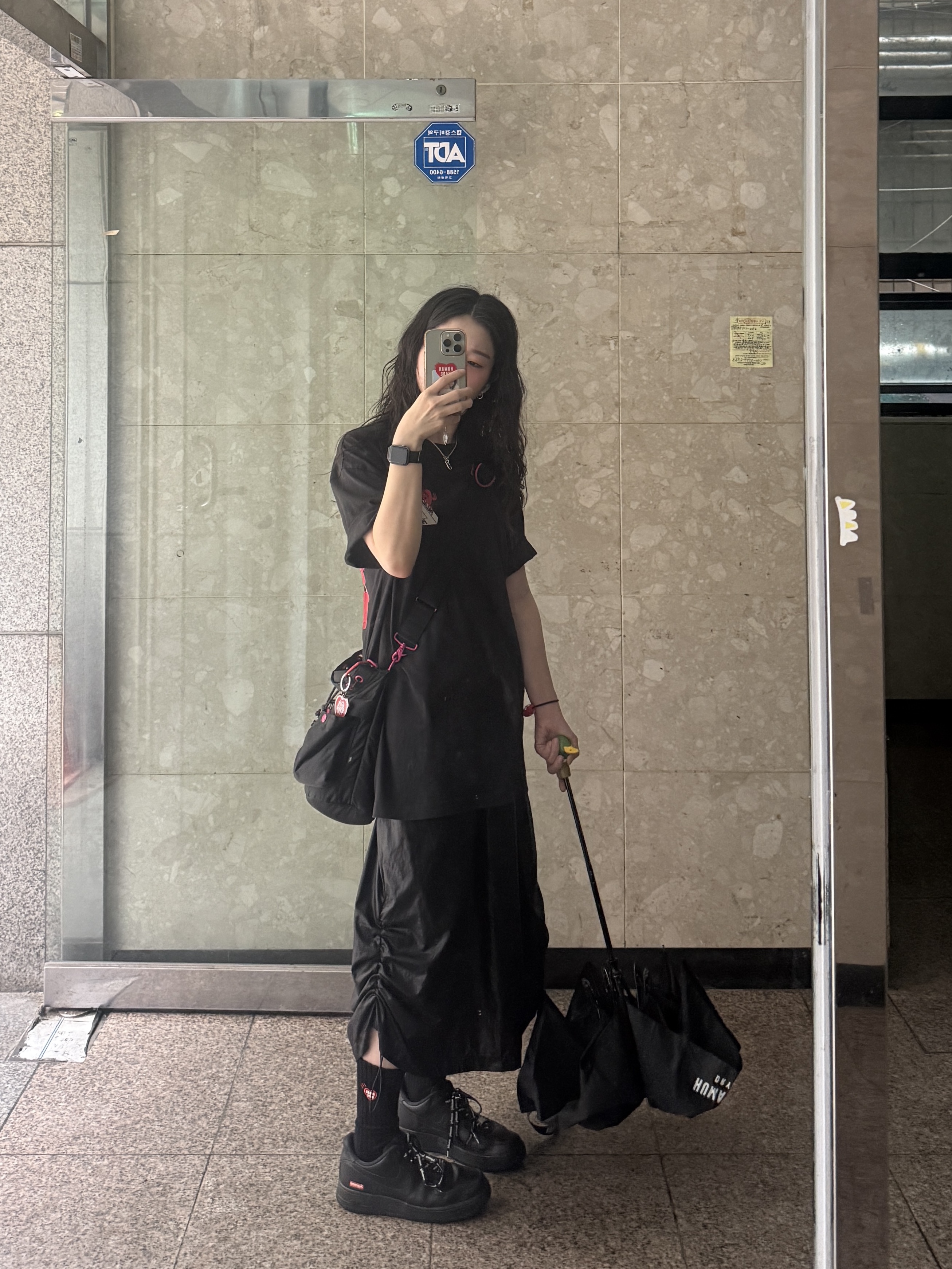 Porter Flamingo 2way Tool Bag Black, Nike x Supreme Air Force 1 Low Black 착용 스타일 - 1