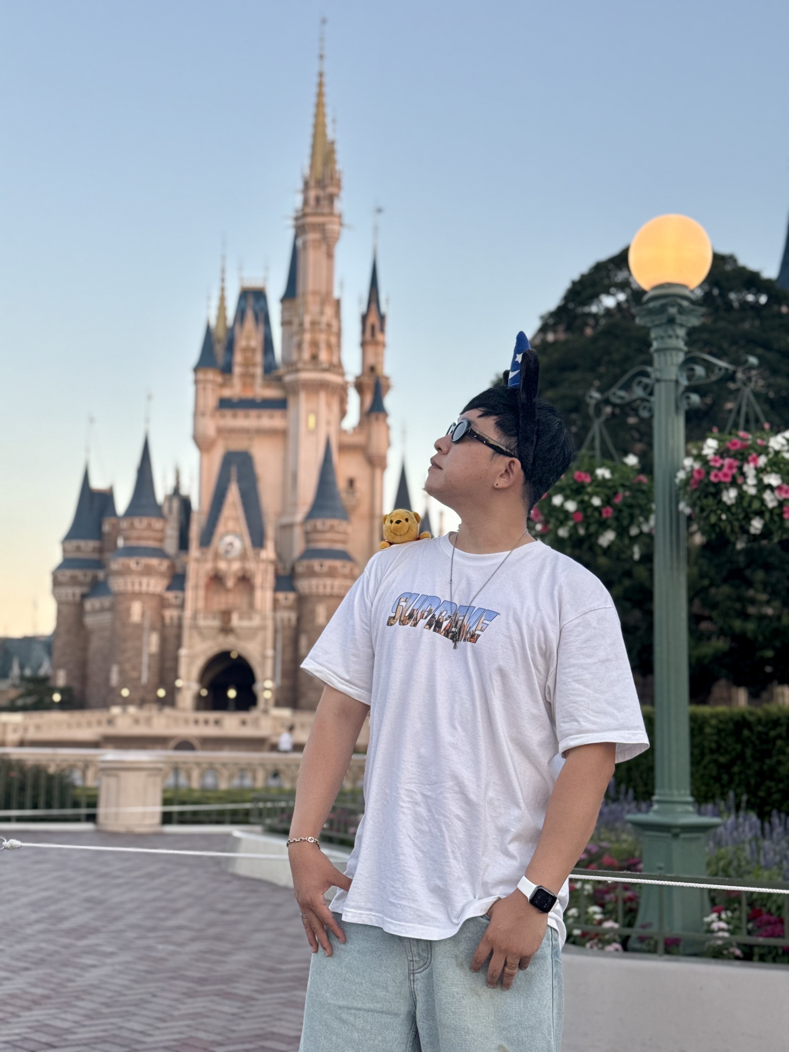 Gentle Monster x Maison Margiela MM005 Black Black, Supreme Gotham T-Shirt White - 23FW 착용 스타일