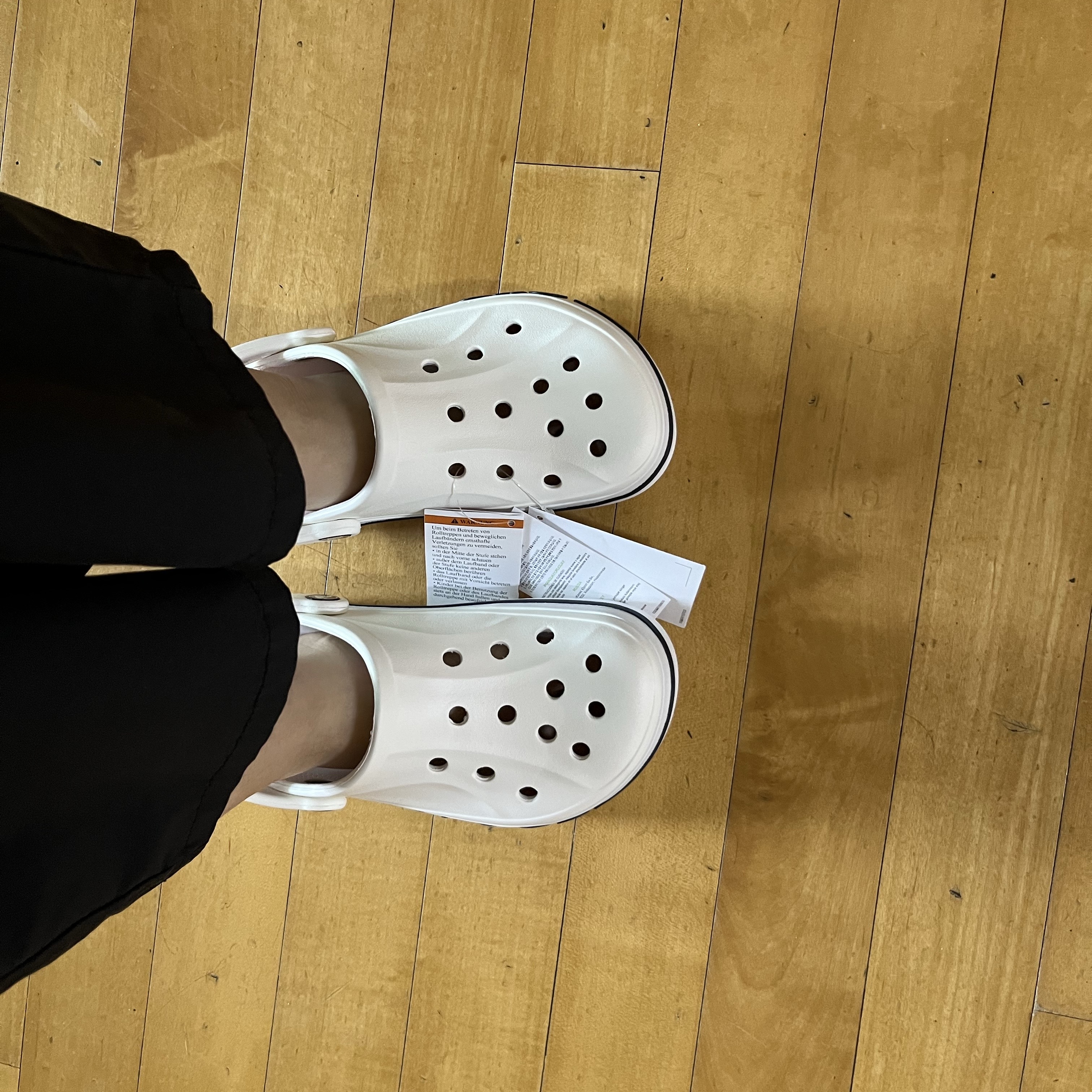Crocs Bayaband Clog White Navy 착용 스타일