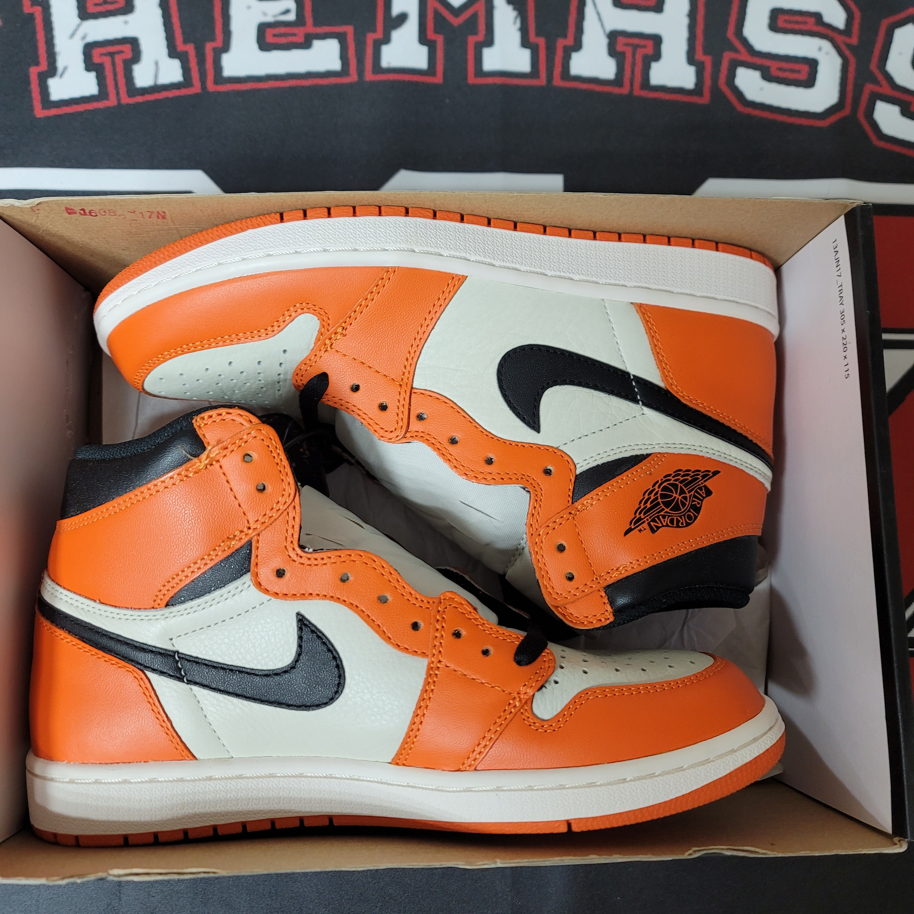 Jordan 1 Retro High OG Reverse Shattered Backboard 착용 스타일