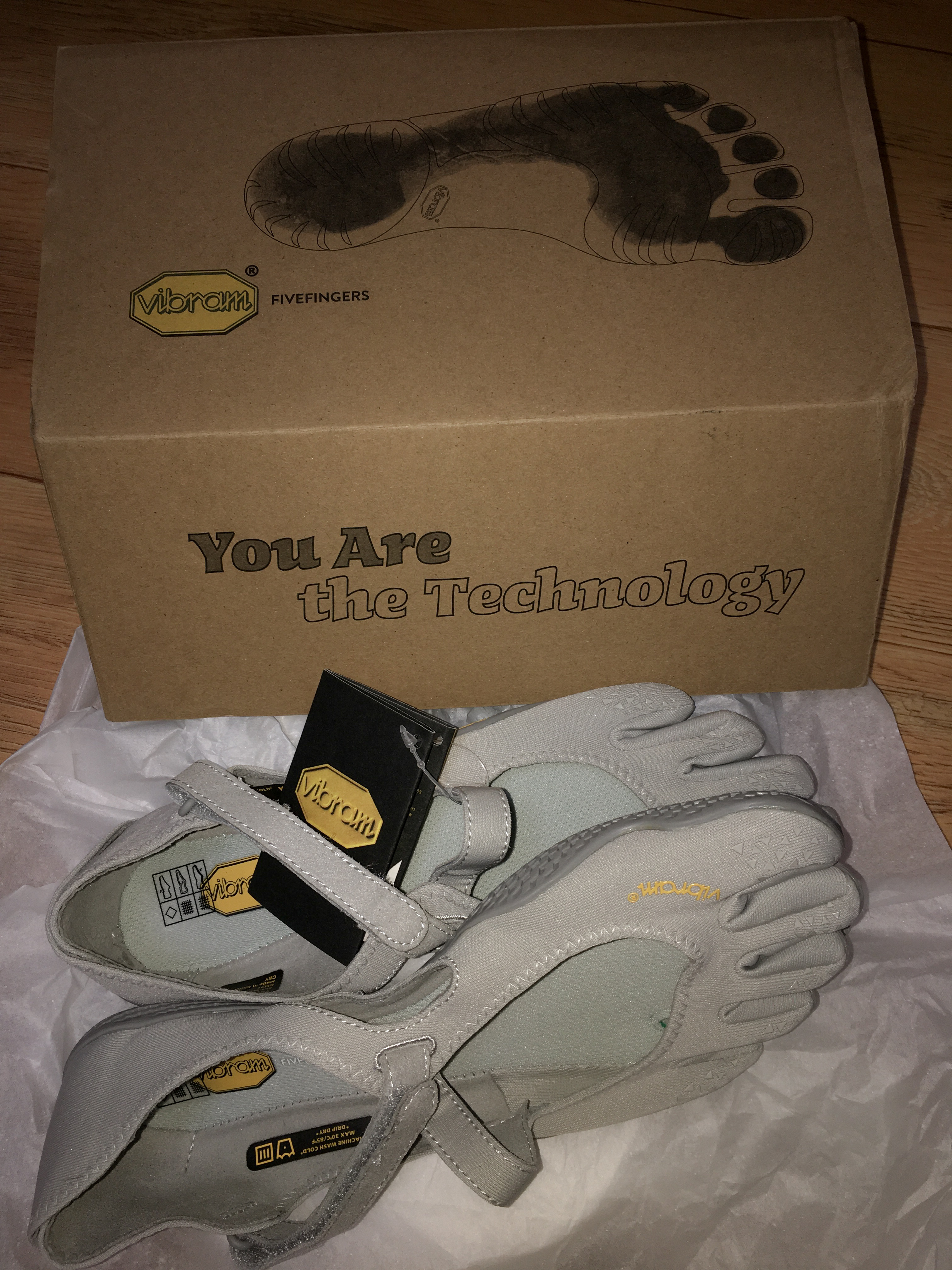 (W) Vibram Fivefingers V-Soul Silver, Vibram Fivefingers KSO Evo Black Black 착용 스타일 - 1