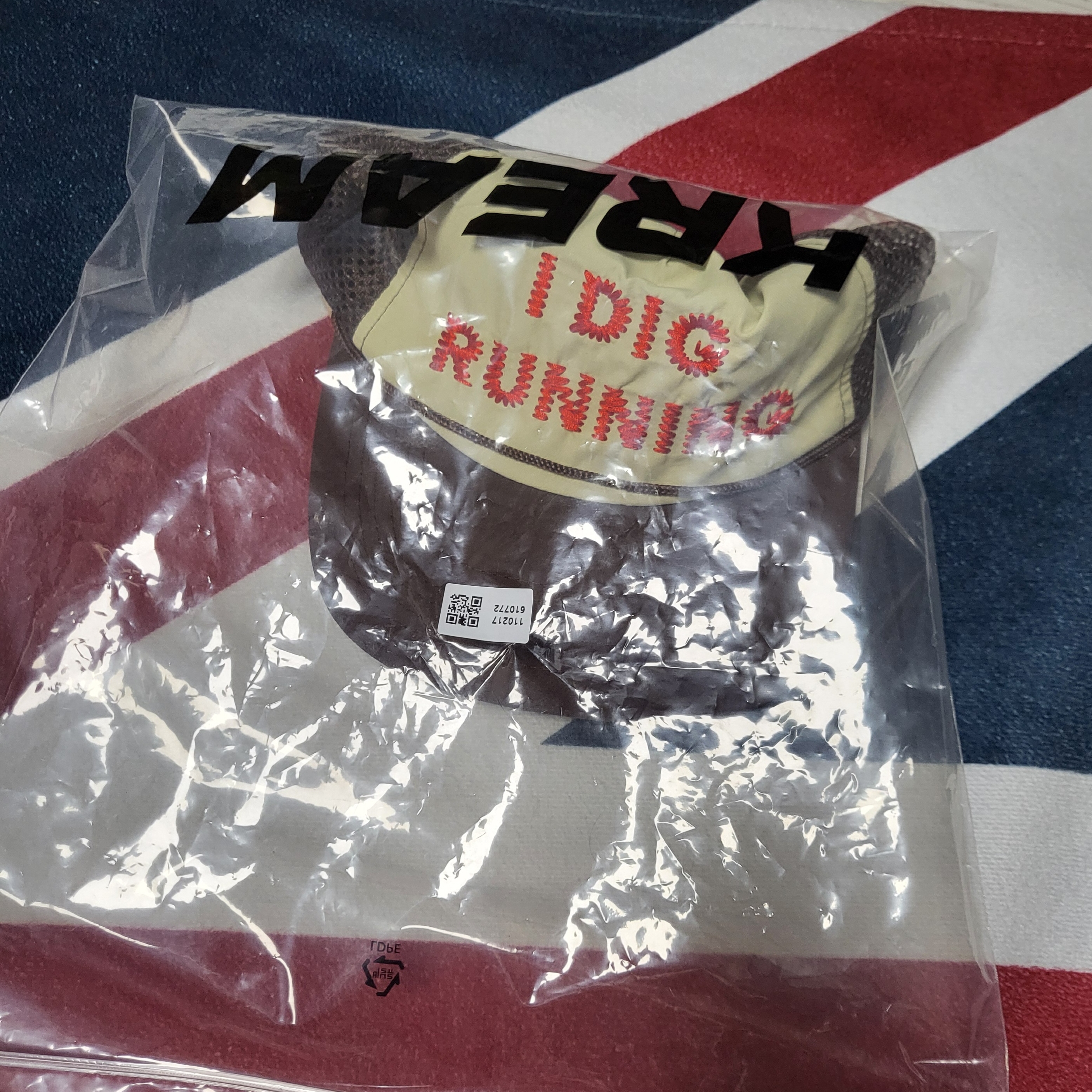 Alex Zono I Dig Running Trucker Hat OG Brown 착용 스타일 - 2