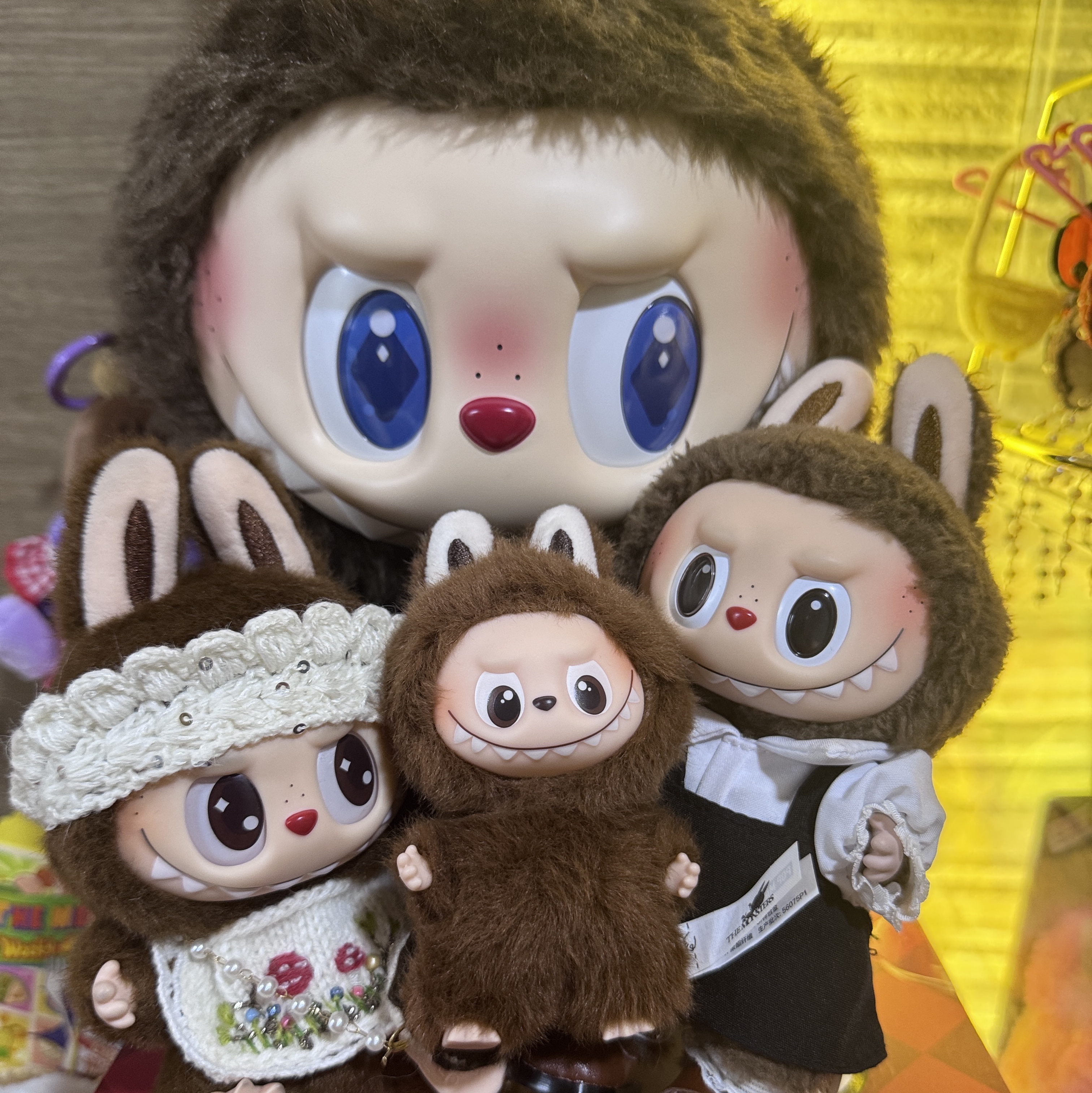 Pop Mart Labubu The Monsters Pin For Love Series Vinyl Plush Pendant (A-M) L (Opened Case), Pop Mart Labubu Let's Play Together Doll Series Duoduo Keyring (Opened Case) 착용 스타일