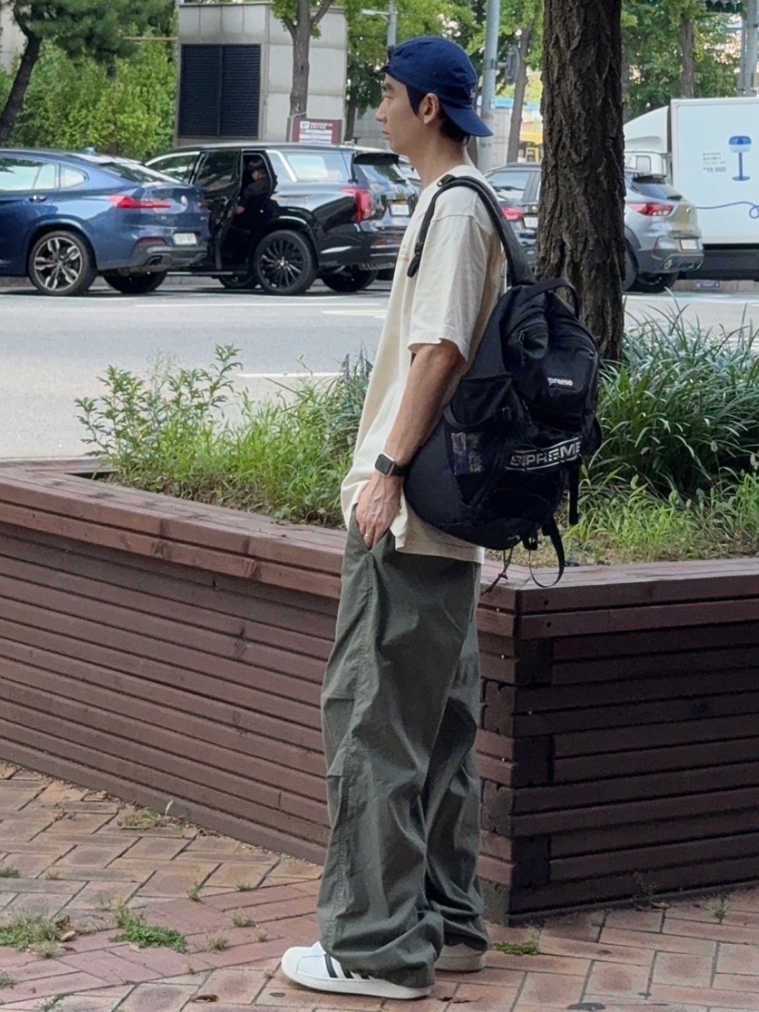 Dr. Martens 1461 Ambassador Black, Uniqlo x JW Anderson Straight Jean Blue - KR 착용 스타일 - 6