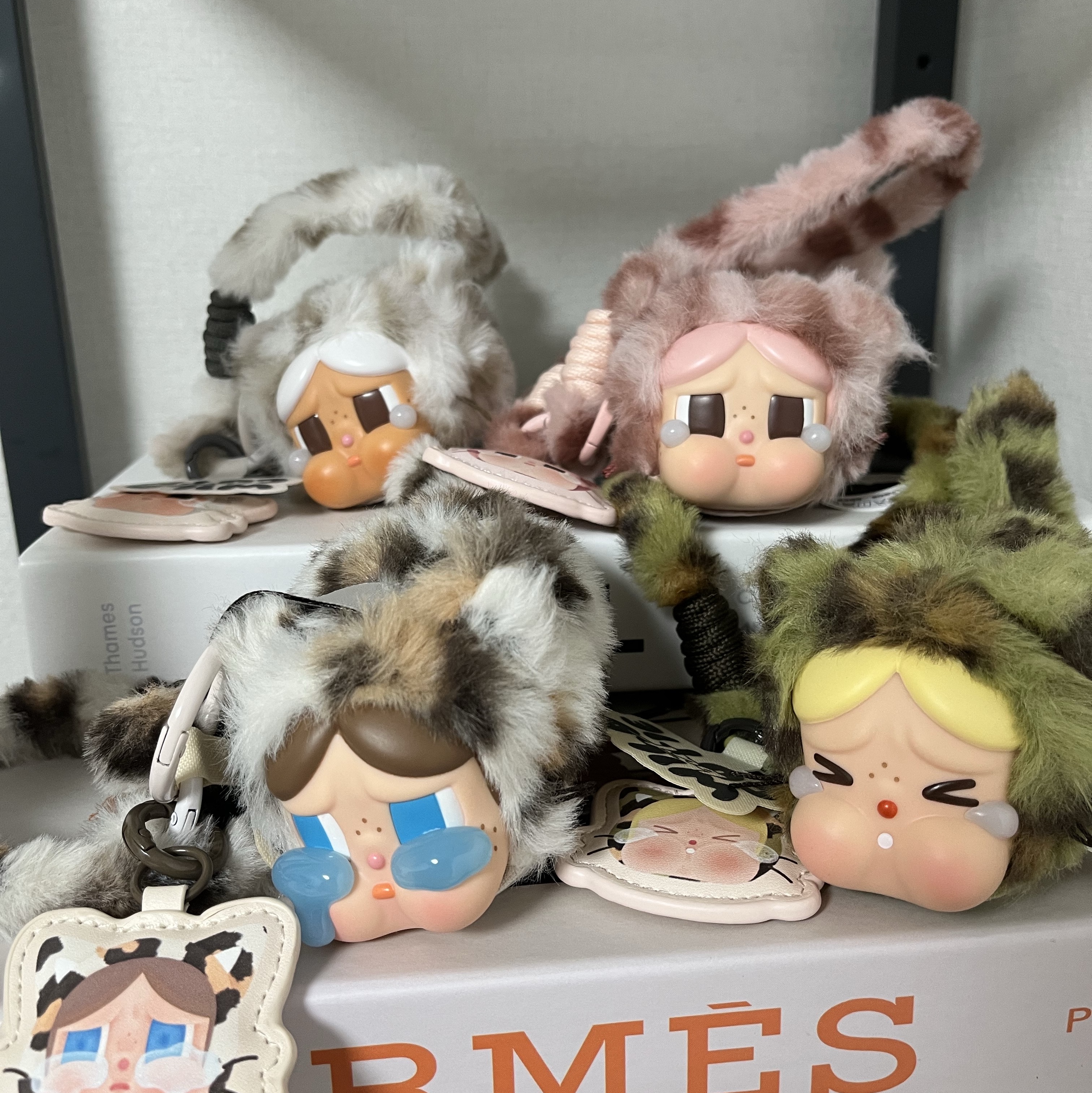 Pop Mart Crybaby Wild But Cutie Series Vinyl Plush Pendant Vintage Cutie (Opened Case), Pop Mart Crybaby Wild But Cutie Series Vinyl Plush Pendant (6 Blind Boxes) 착용 스타일 - 2