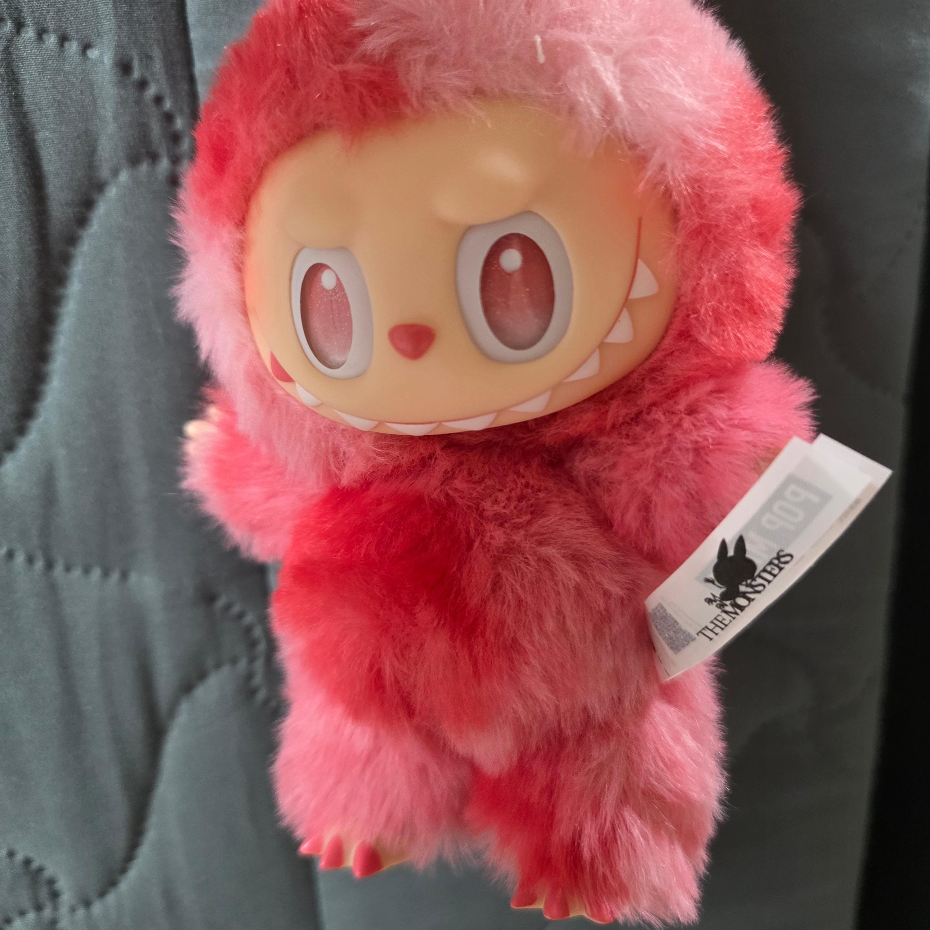 Pop Mart Labubu The Monsters Highlight Series Sealed Case (1 Blind Box) 착용 스타일